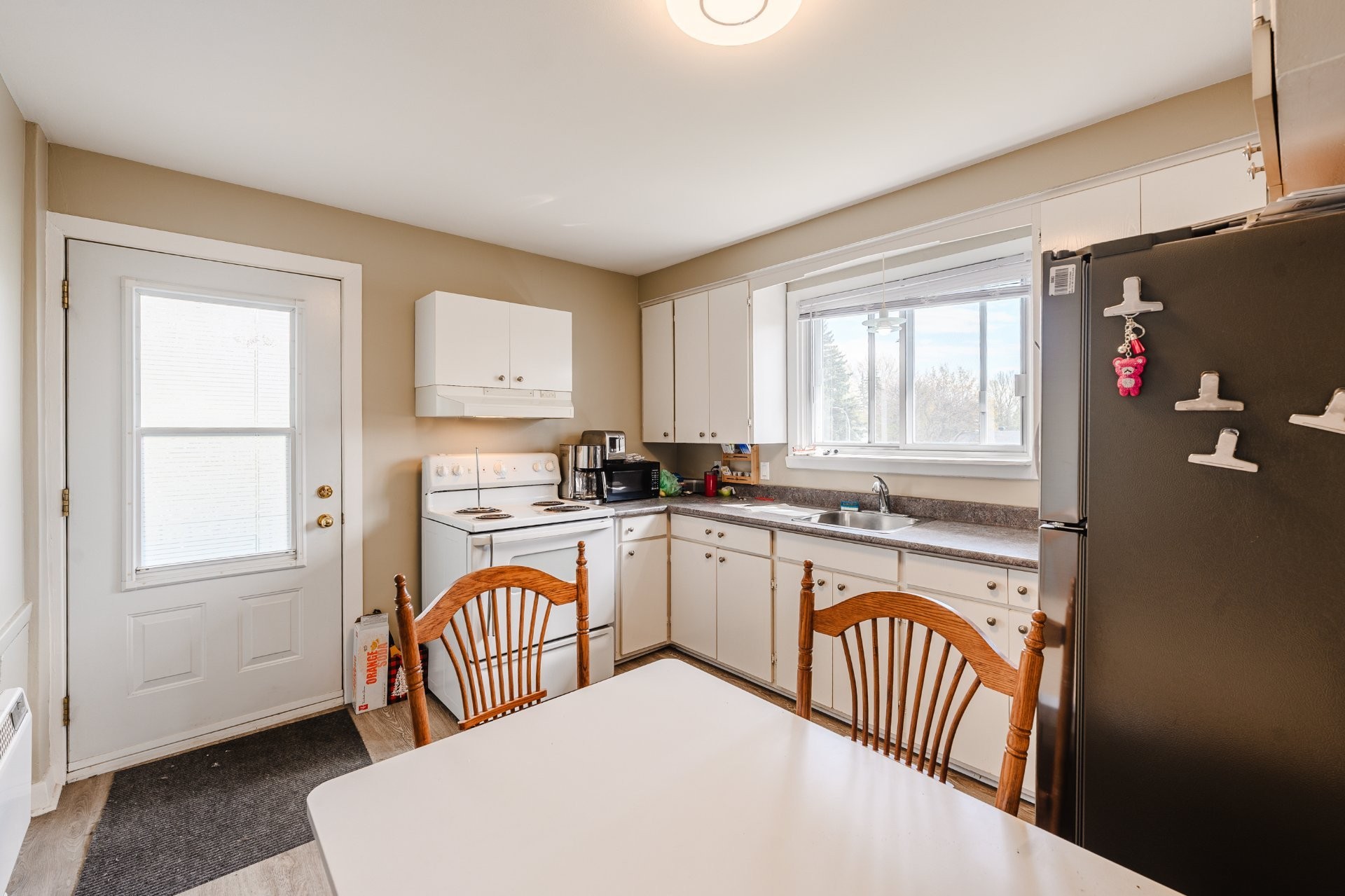 









2175


Rue Tremblay

,
Longueuil (Saint-Hubert),




QC
J3Y4B8

