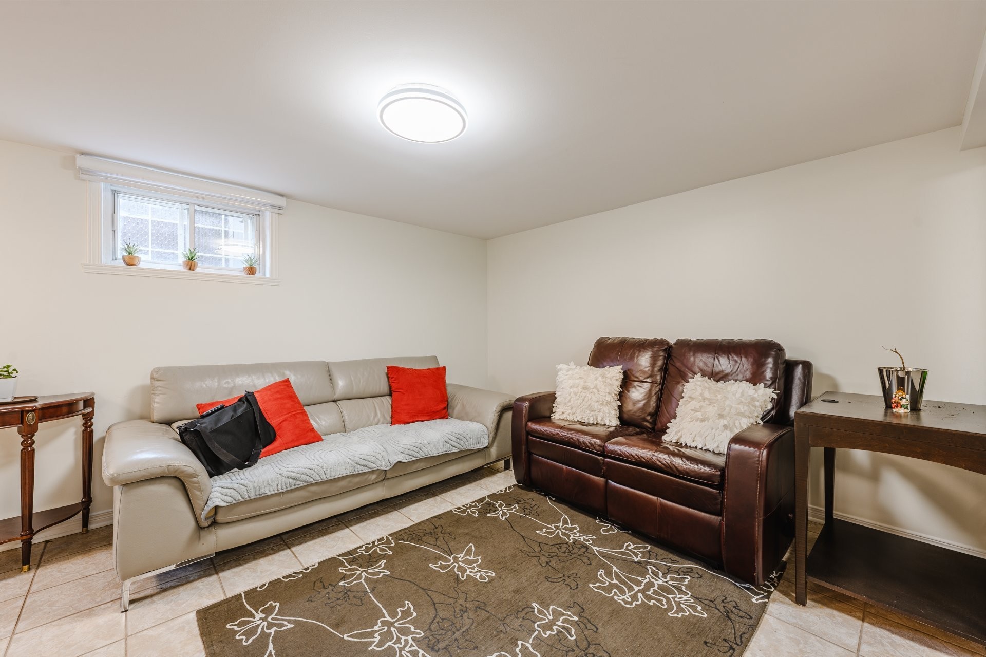 









2175


Rue Tremblay

,
Longueuil (Saint-Hubert),




QC
J3Y4B8

