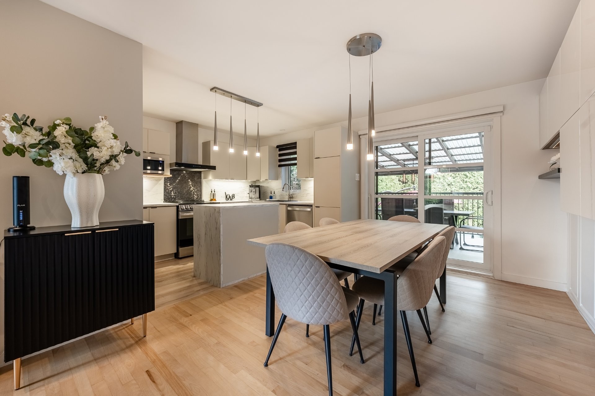 









1259


Boul. N.-P.-Lapierre

,
Sainte-Julie,




QC
J3E1W4


