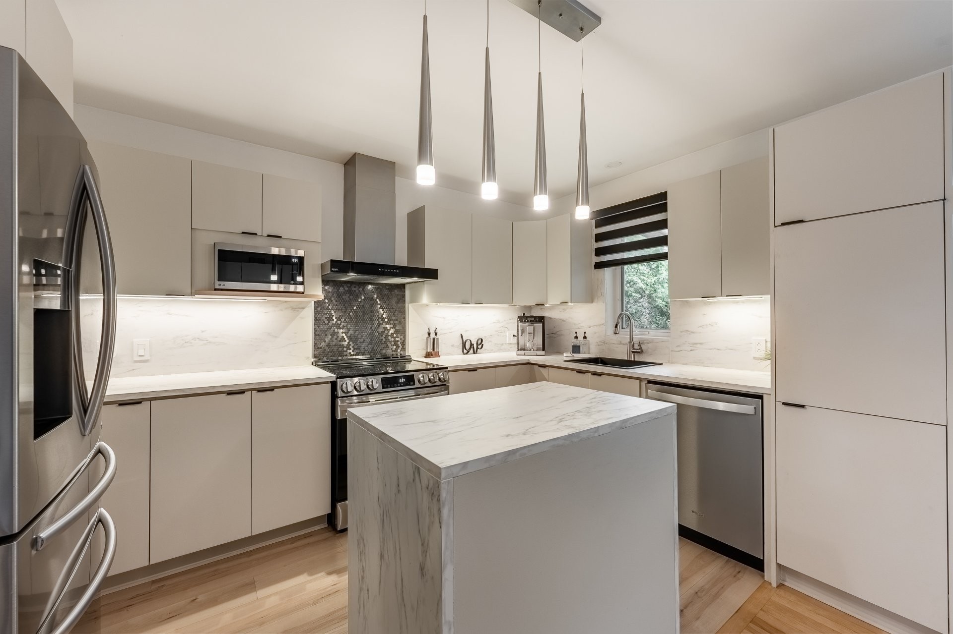 









1259


Boul. N.-P.-Lapierre

,
Sainte-Julie,




QC
J3E1W4

