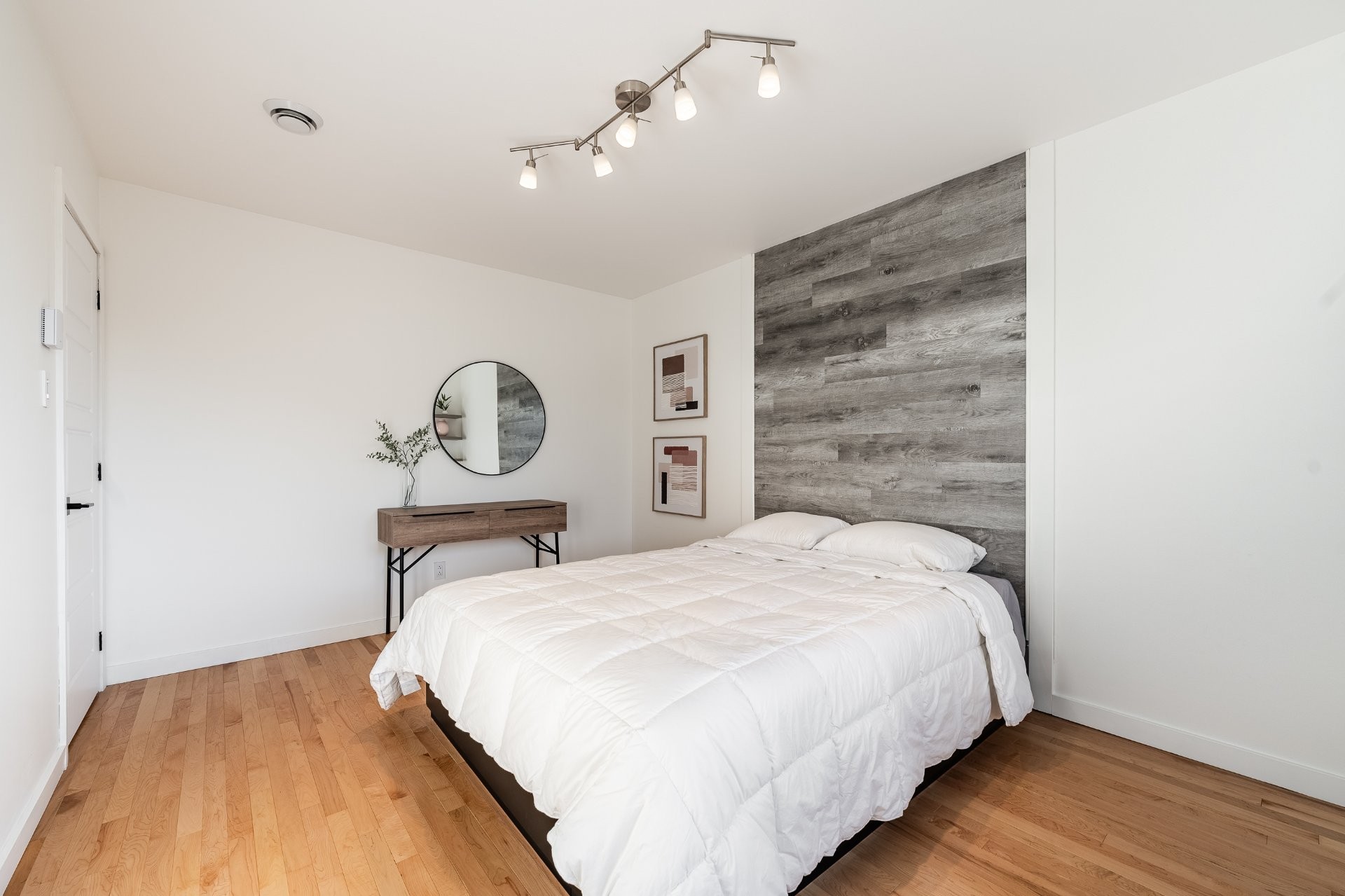 









1259


Boul. N.-P.-Lapierre

,
Sainte-Julie,




QC
J3E1W4

