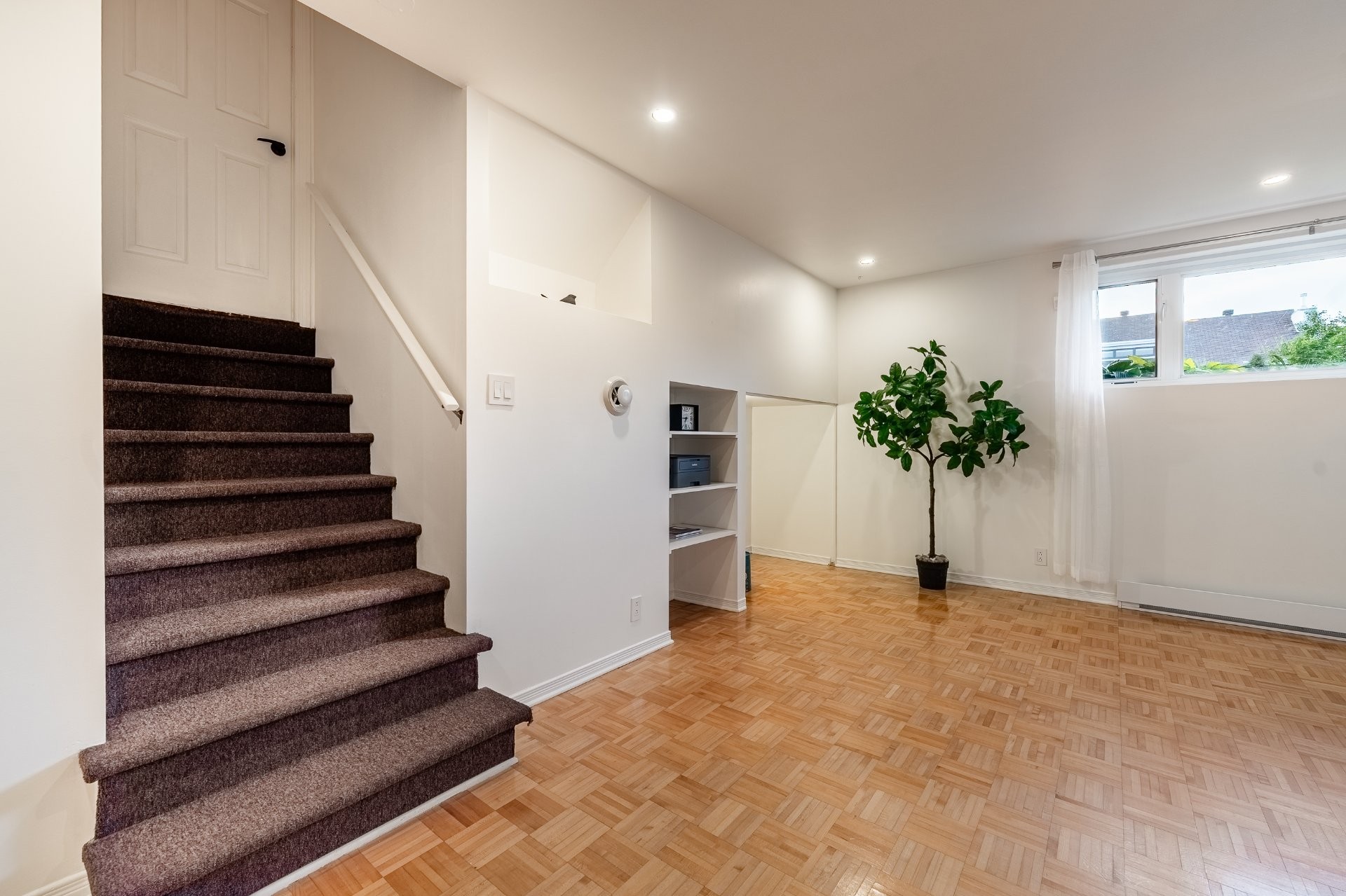 









1259


Boul. N.-P.-Lapierre

,
Sainte-Julie,




QC
J3E1W4

