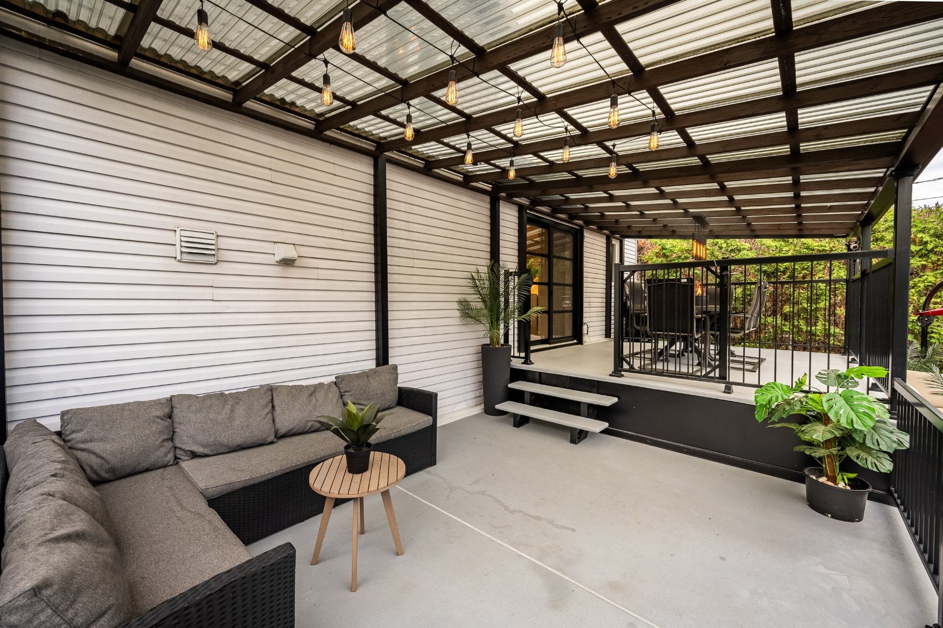 









1259


Boul. N.-P.-Lapierre

,
Sainte-Julie,




QC
J3E1W4

