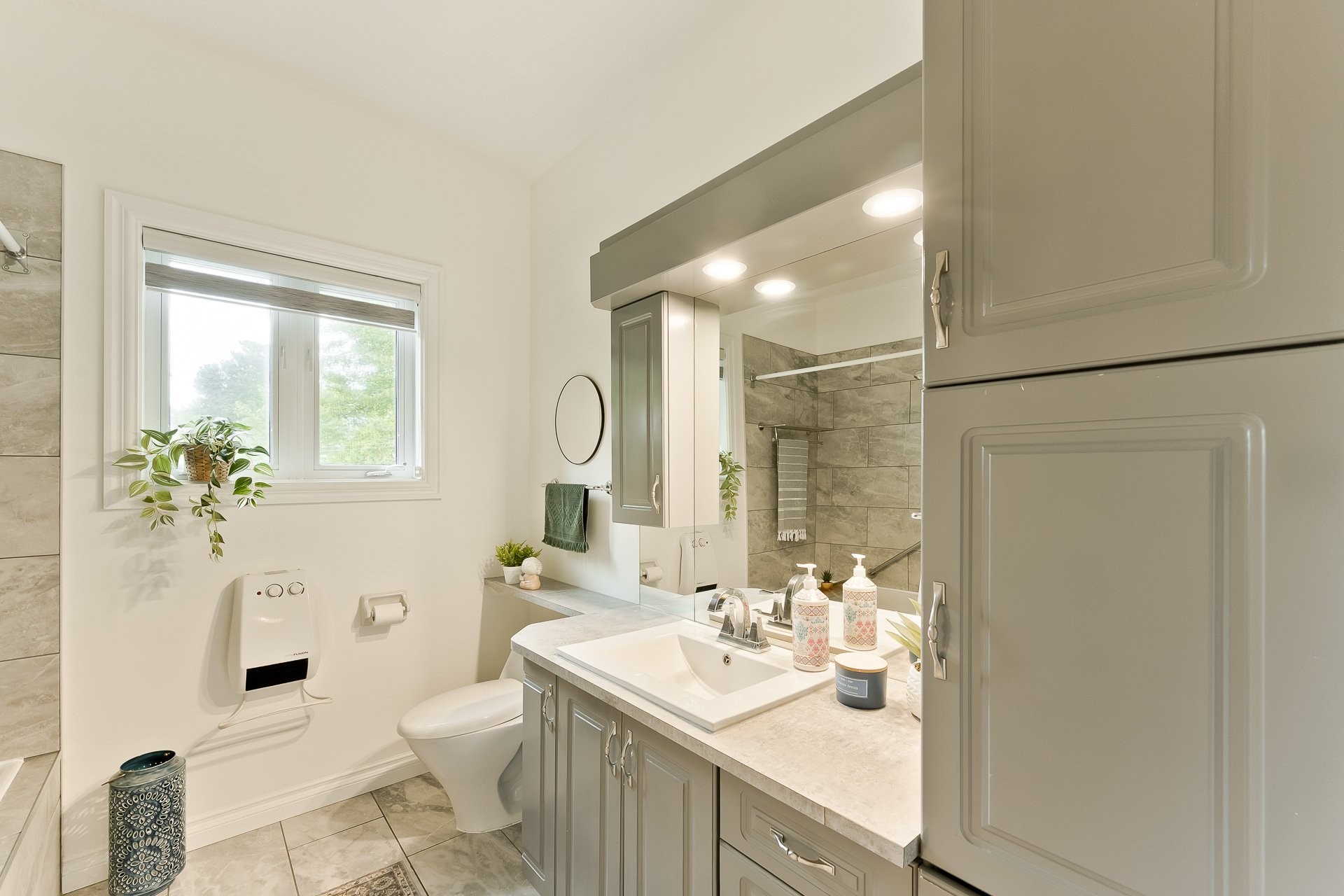 









476


Rue Dolbeau

,
Sherbrooke (Fleurimont),




QC
J1G2Z7

