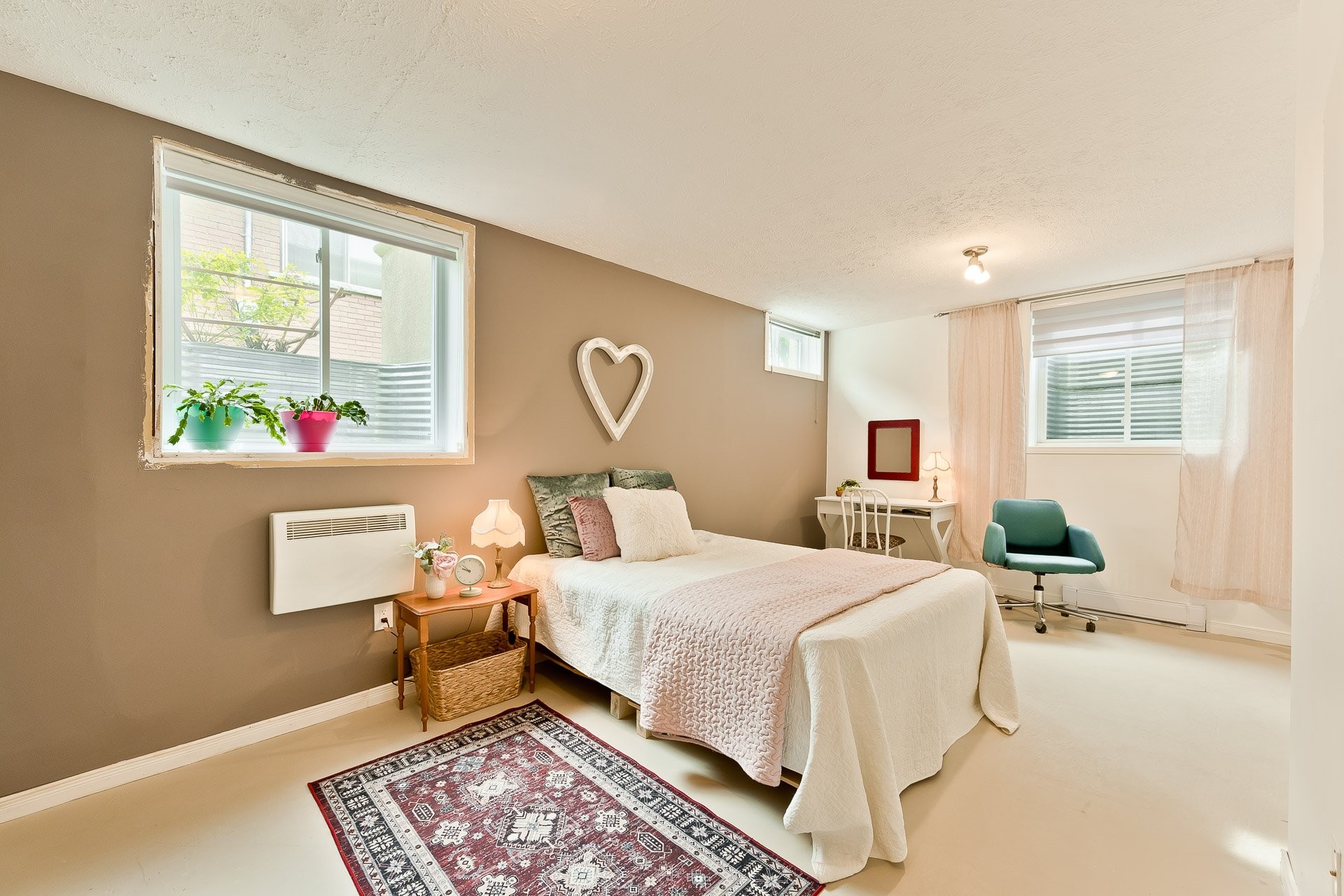 









476


Rue Dolbeau

,
Sherbrooke (Fleurimont),




QC
J1G2Z7

