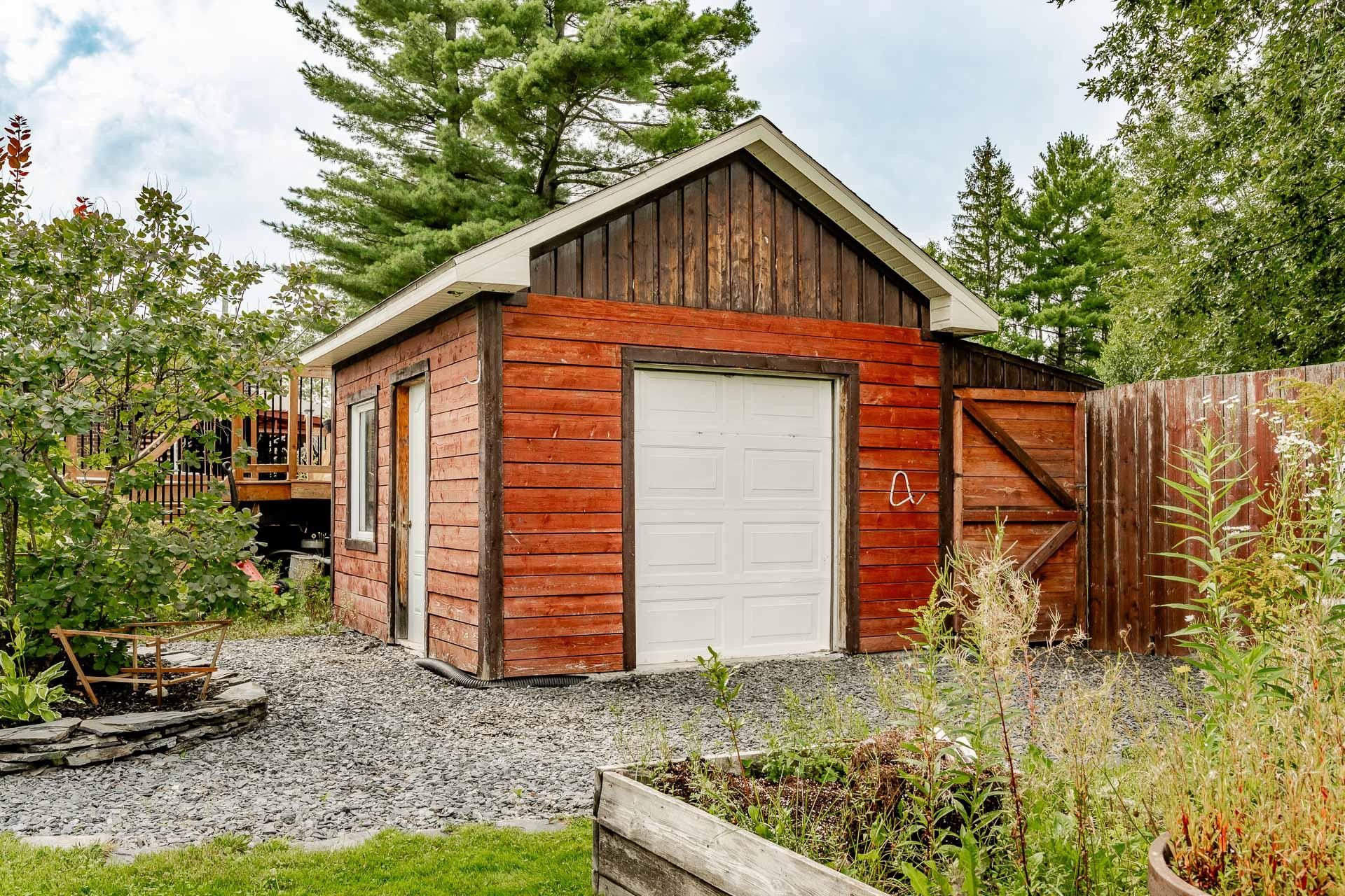 









476


Rue Dolbeau

,
Sherbrooke (Fleurimont),




QC
J1G2Z7

