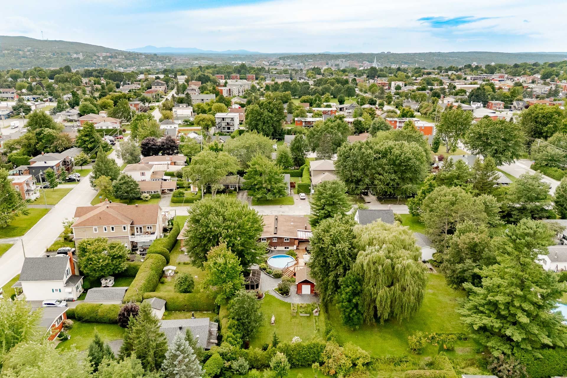 









476


Rue Dolbeau

,
Sherbrooke (Fleurimont),




QC
J1G2Z7

