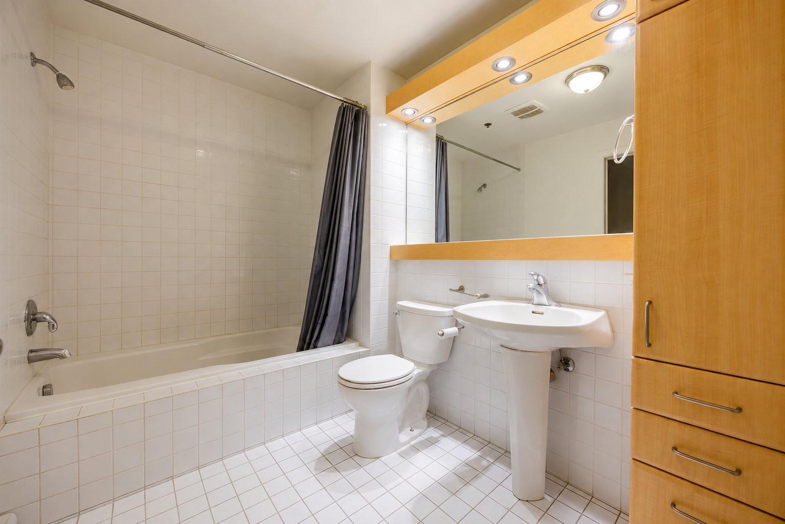 









1449


Rue St-Alexandre

, 1111,
Montréal (Ville-Marie),




QC
H3A2G6

