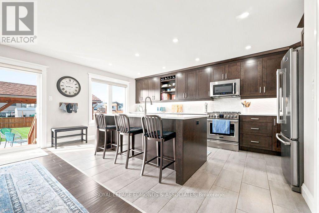 












10 NOBLE CRESCENT

,
Petawawa,




Ontario
K8H0G1

