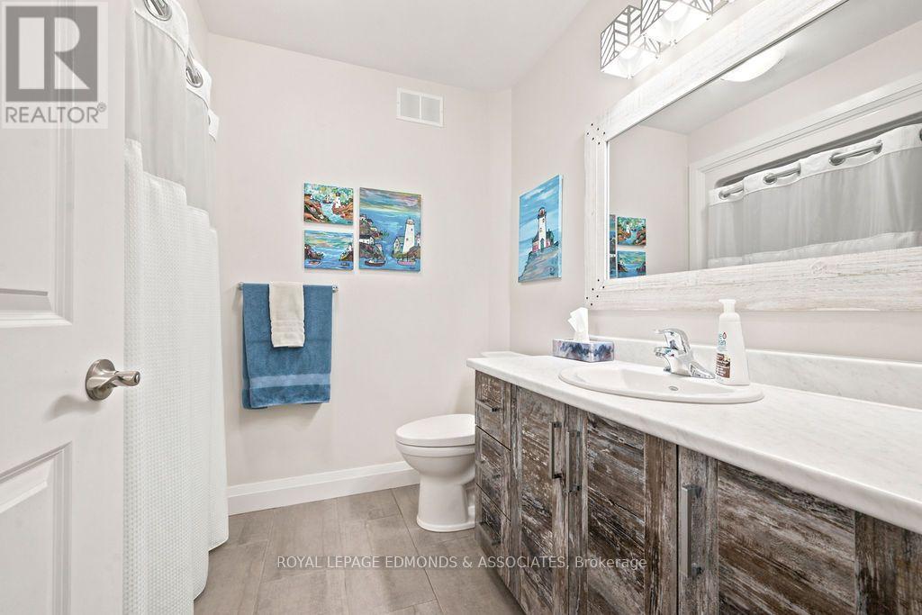 












10 NOBLE CRESCENT

,
Petawawa,




Ontario
K8H0G1

