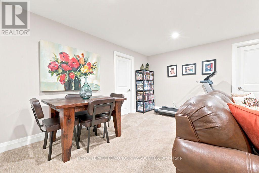 












10 NOBLE CRESCENT

,
Petawawa,




Ontario
K8H0G1

