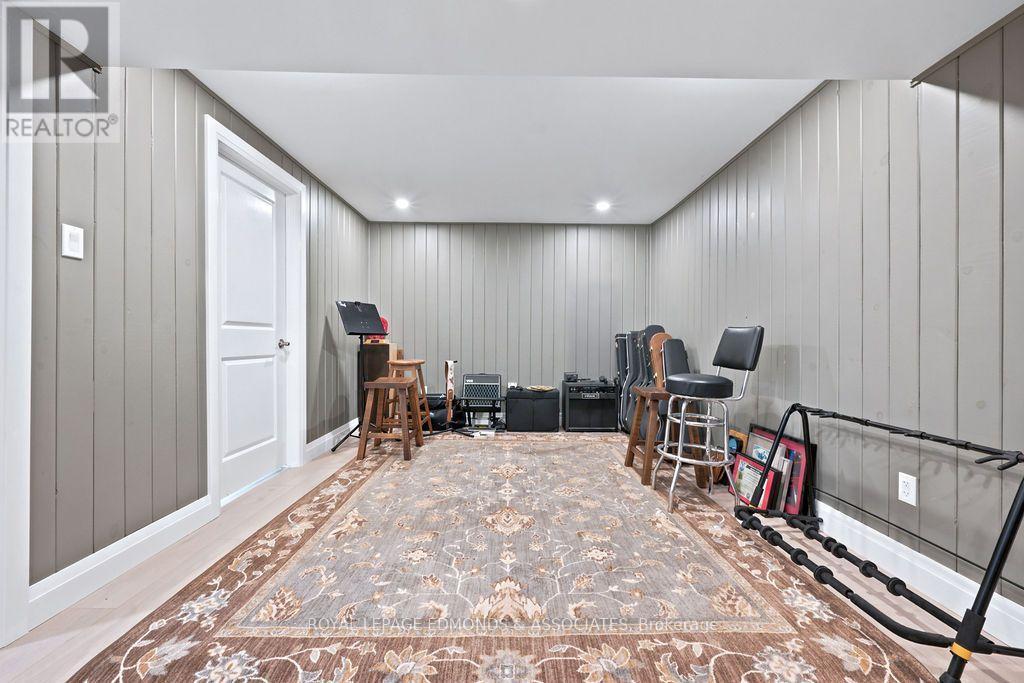 












10 NOBLE CRESCENT

,
Petawawa,




Ontario
K8H0G1

