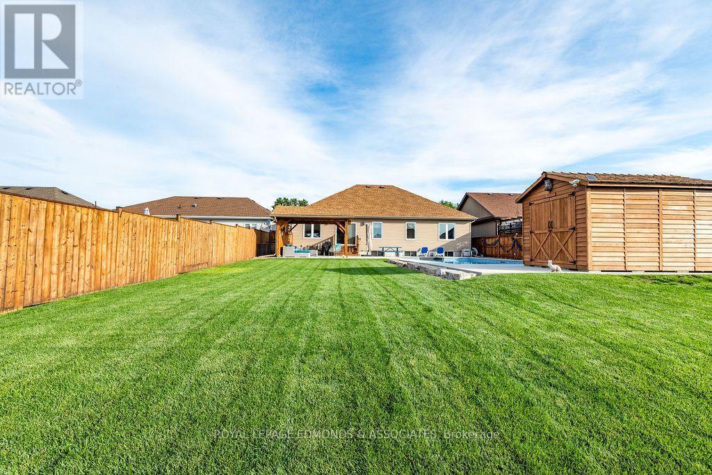 












10 NOBLE CRESCENT

,
Petawawa,




Ontario
K8H0G1


