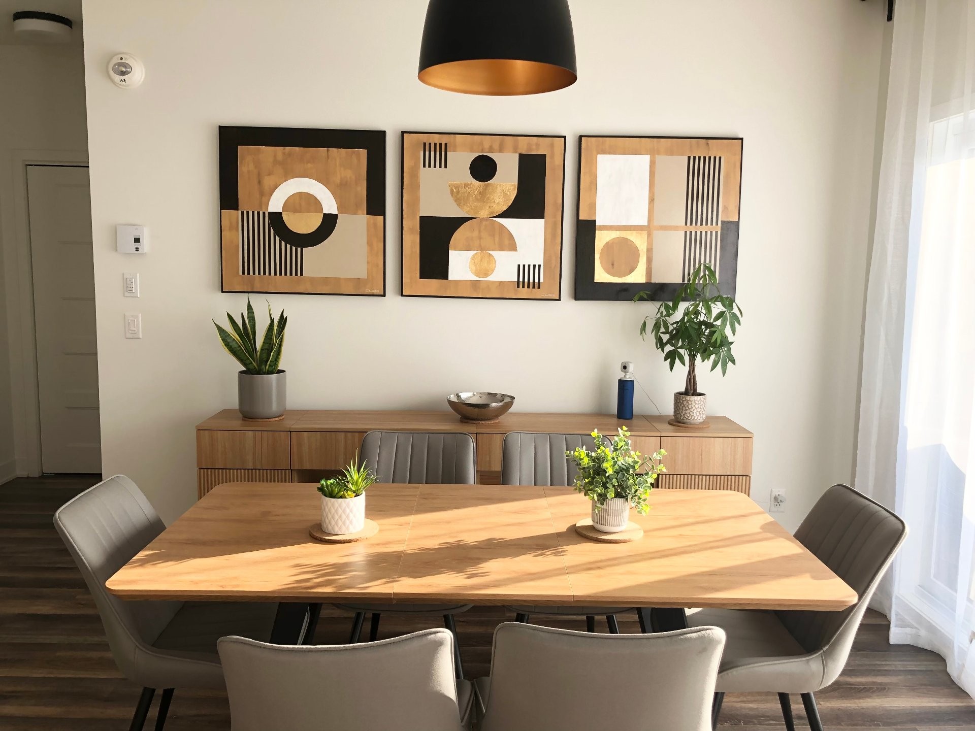 









3625


Rue Médard-Émard

, 305,
Longueuil (Saint-Hubert),




QC
J3Y0W4

