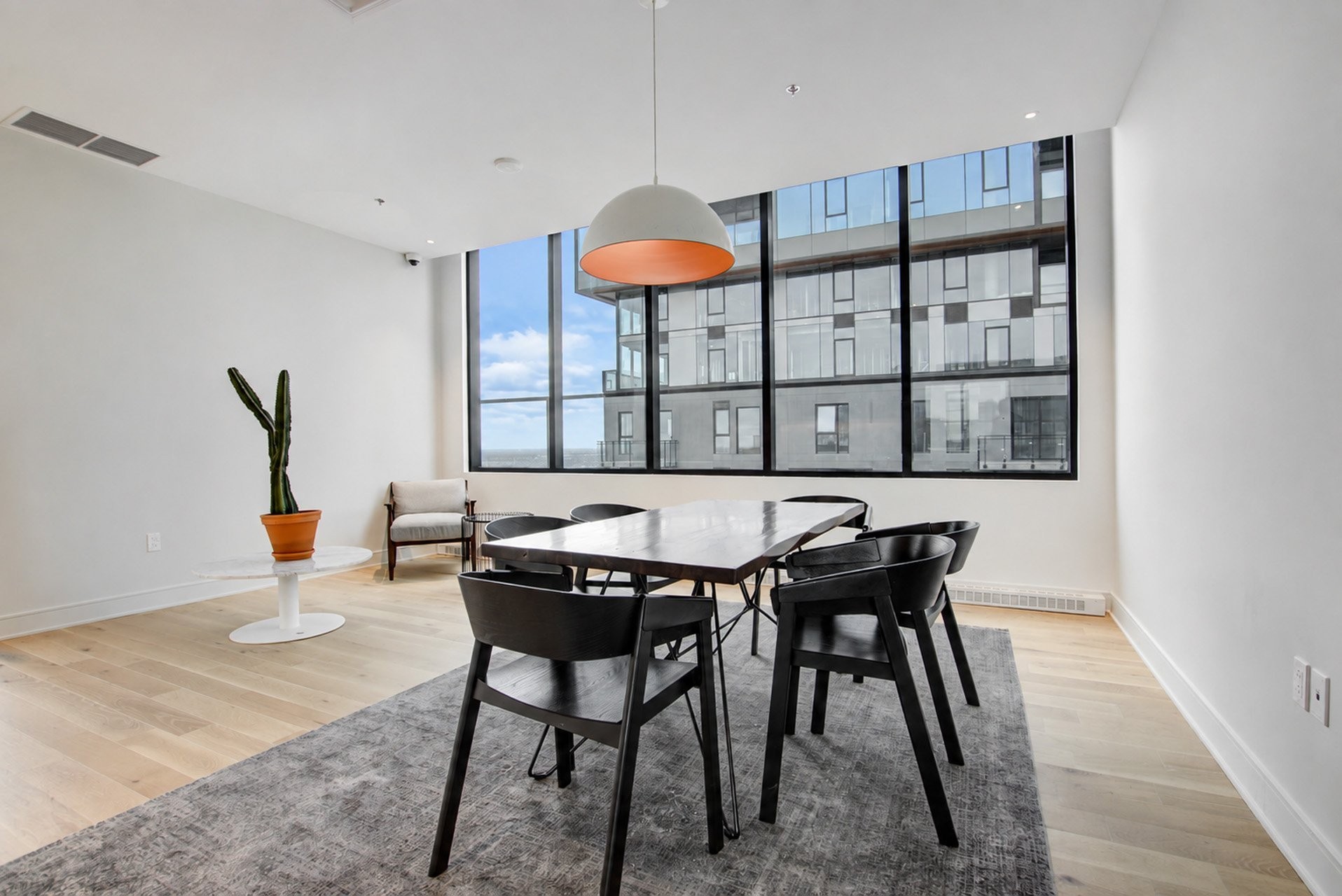 









2320


Rue Tupper

, 2005,
Montréal (Ville-Marie),




QC
H3H0B8


