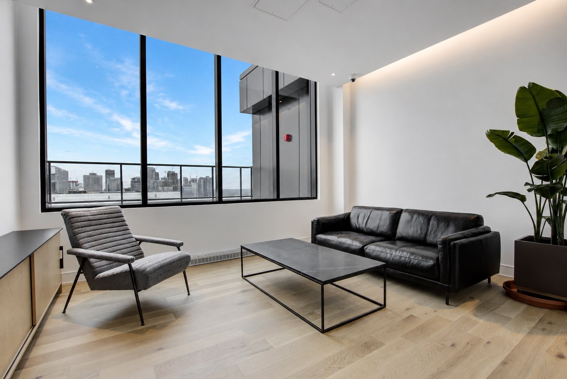









2320


Rue Tupper

, 2005,
Montréal (Ville-Marie),




QC
H3H0B8

