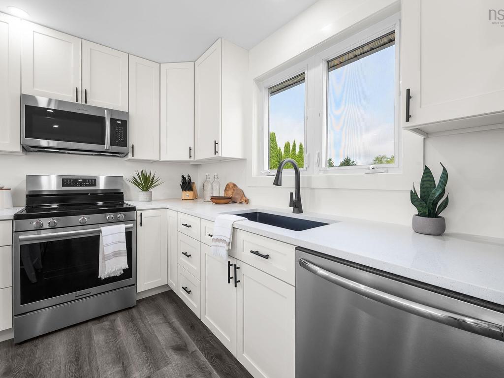 












24 Gander Avenue

,
Lake Loon,




NS
B2W 3W4

