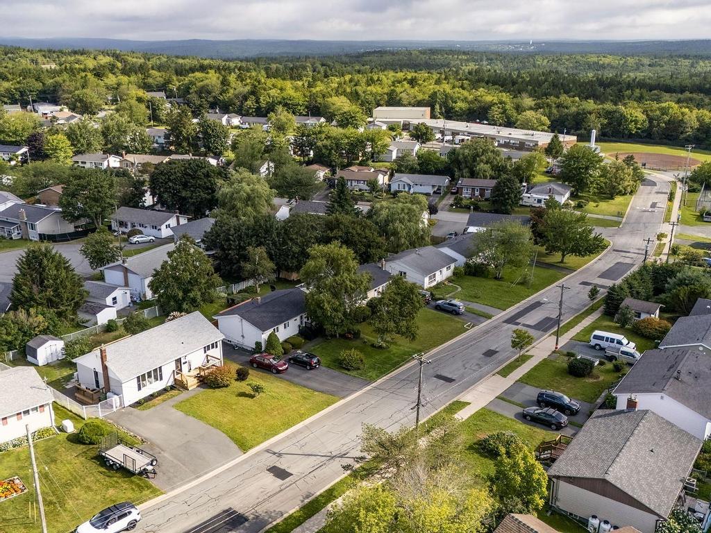 












24 Gander Avenue

,
Lake Loon,




NS
B2W 3W4

