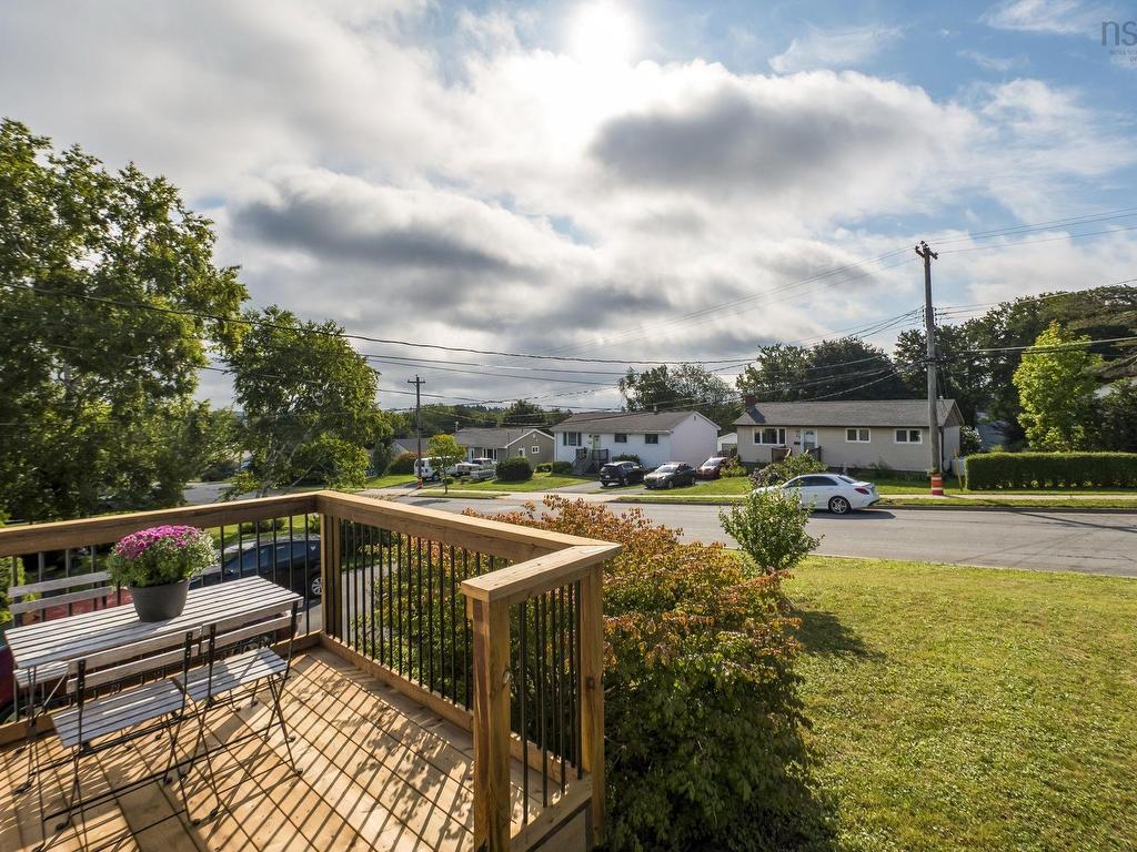 












24 Gander Avenue

,
Lake Loon,




NS
B2W 3W4

