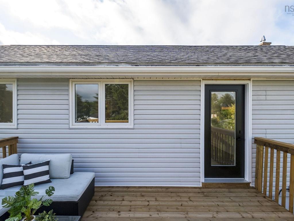 












24 Gander Avenue

,
Lake Loon,




NS
B2W 3W4

