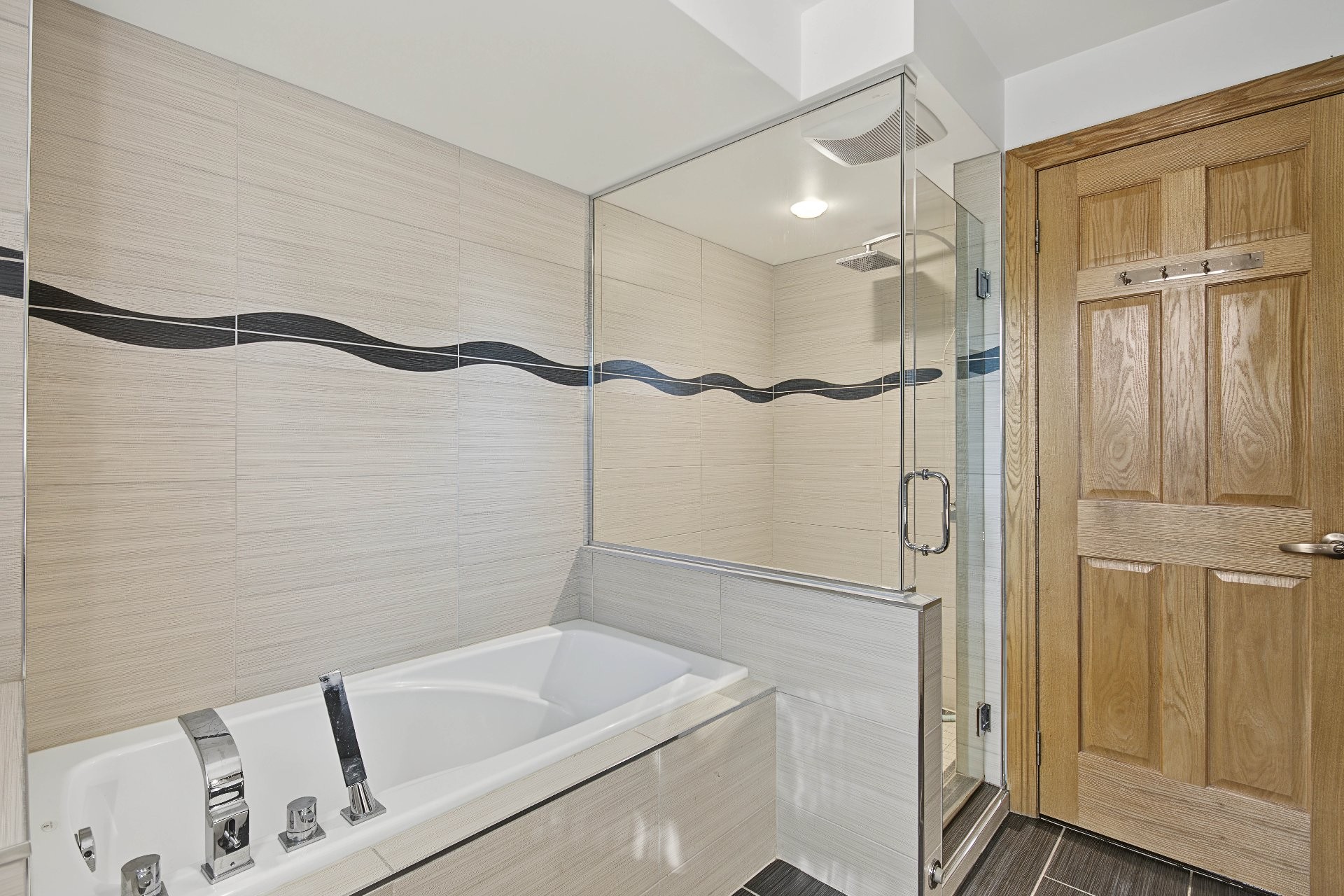 









230


Rue Lareau

,
Longueuil (Le Vieux-Longueuil),




QC
J4H3T4

