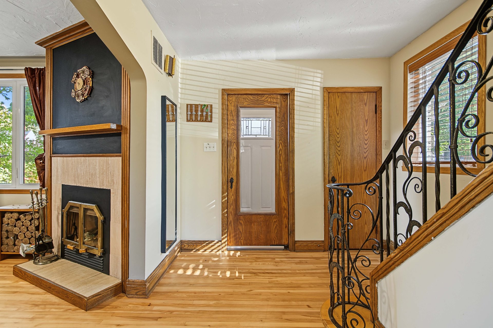 









230


Rue Lareau

,
Longueuil (Le Vieux-Longueuil),




QC
J4H3T4


