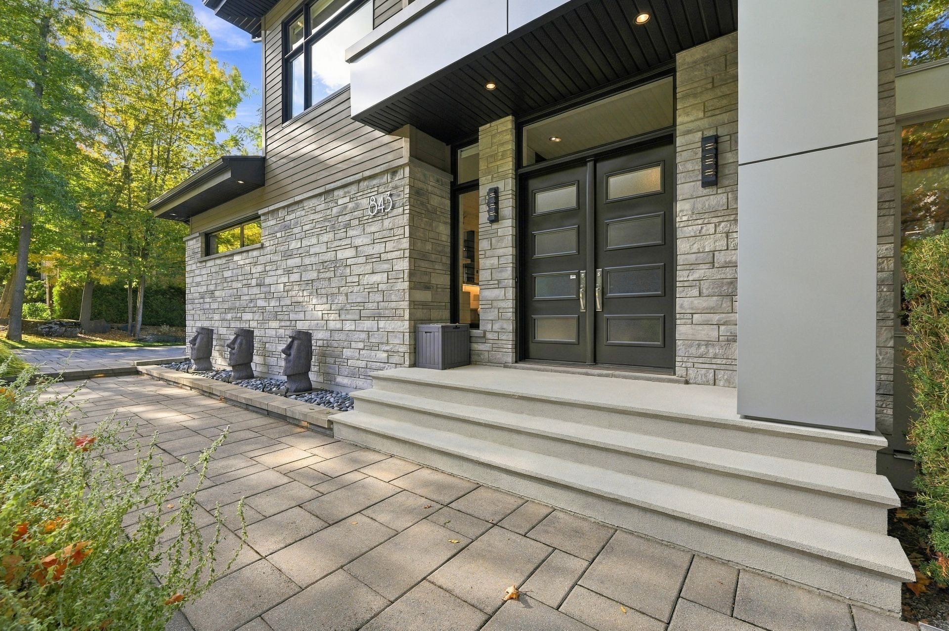 









843


Rue Jordi-Bonet

,
Mont-Saint-Hilaire,




QC
J3H5M7


