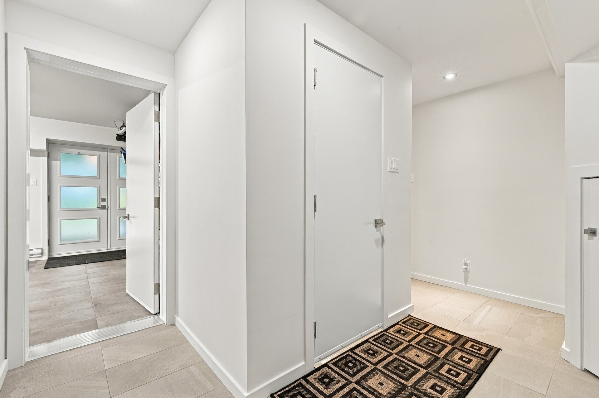 









843


Rue Jordi-Bonet

,
Mont-Saint-Hilaire,




QC
J3H5M7

