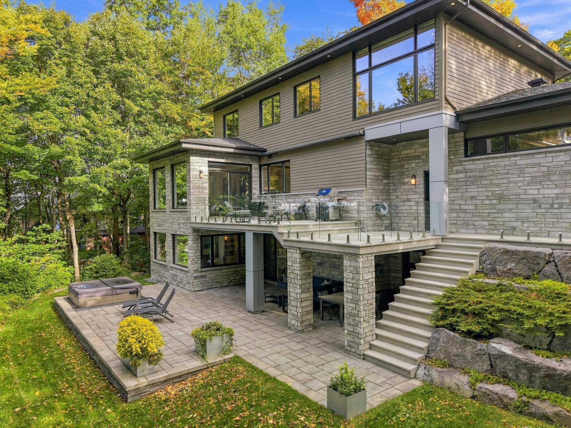 









843


Rue Jordi-Bonet

,
Mont-Saint-Hilaire,




QC
J3H5M7


