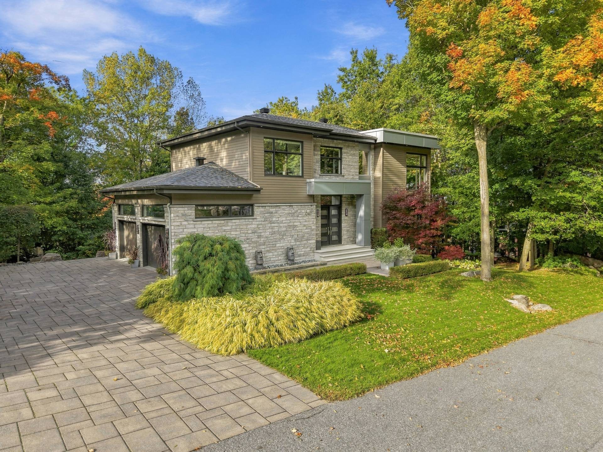 









843


Rue Jordi-Bonet

,
Mont-Saint-Hilaire,




QC
J3H5M7

