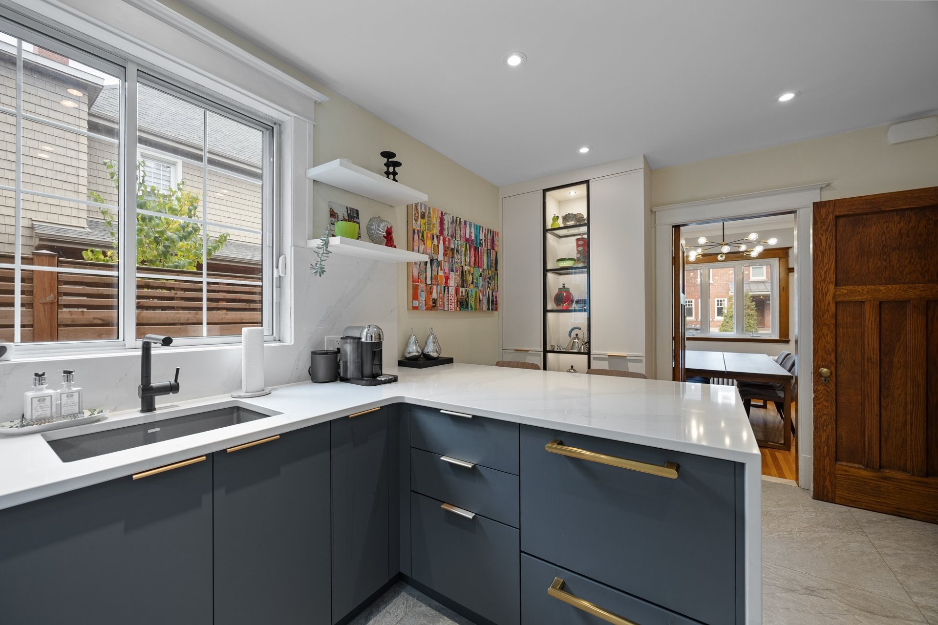









202


Av. Ballantyne N.

,
Montréal-Ouest,




QC
H4X2C2

