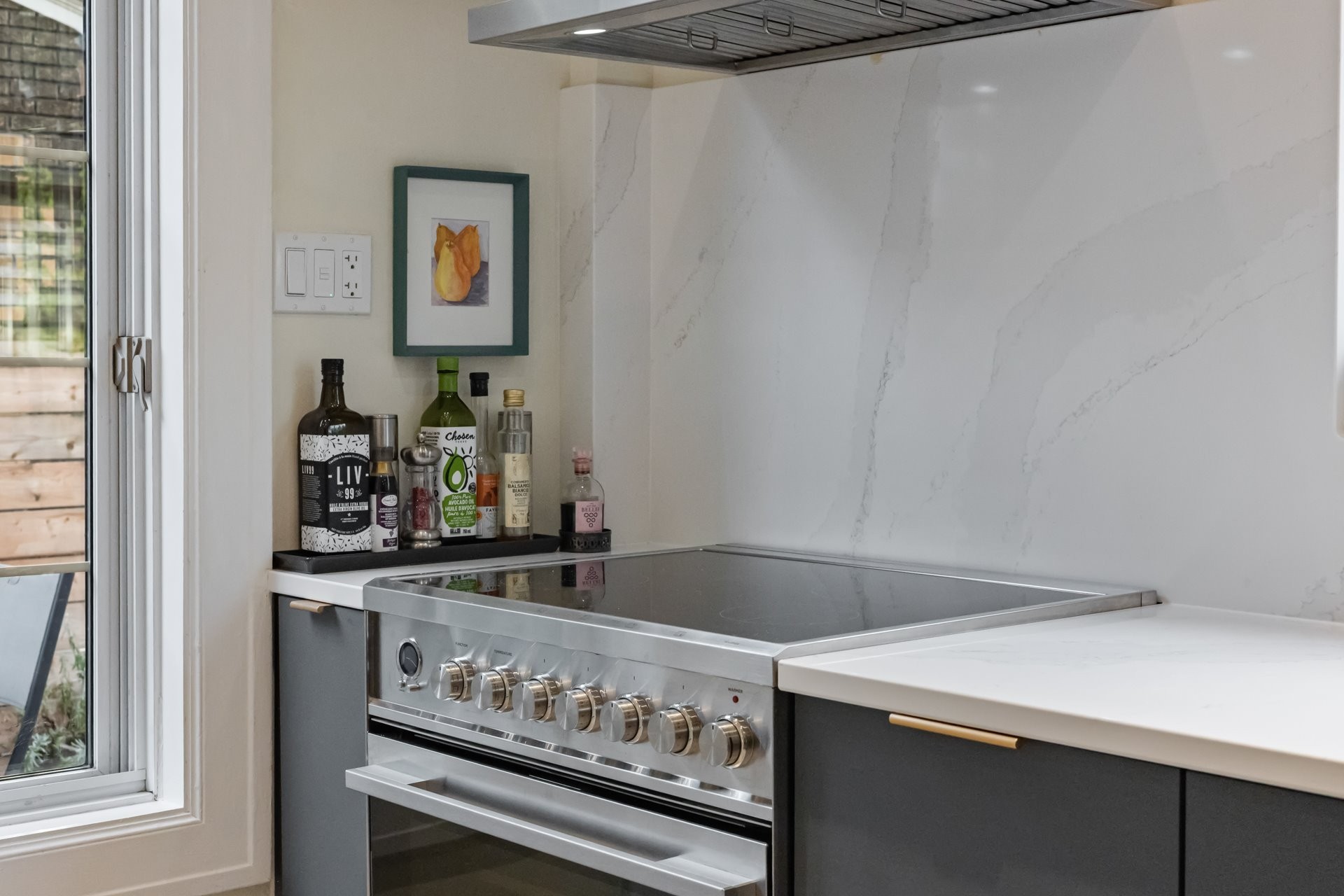 









202


Av. Ballantyne N.

,
Montréal-Ouest,




QC
H4X2C2

