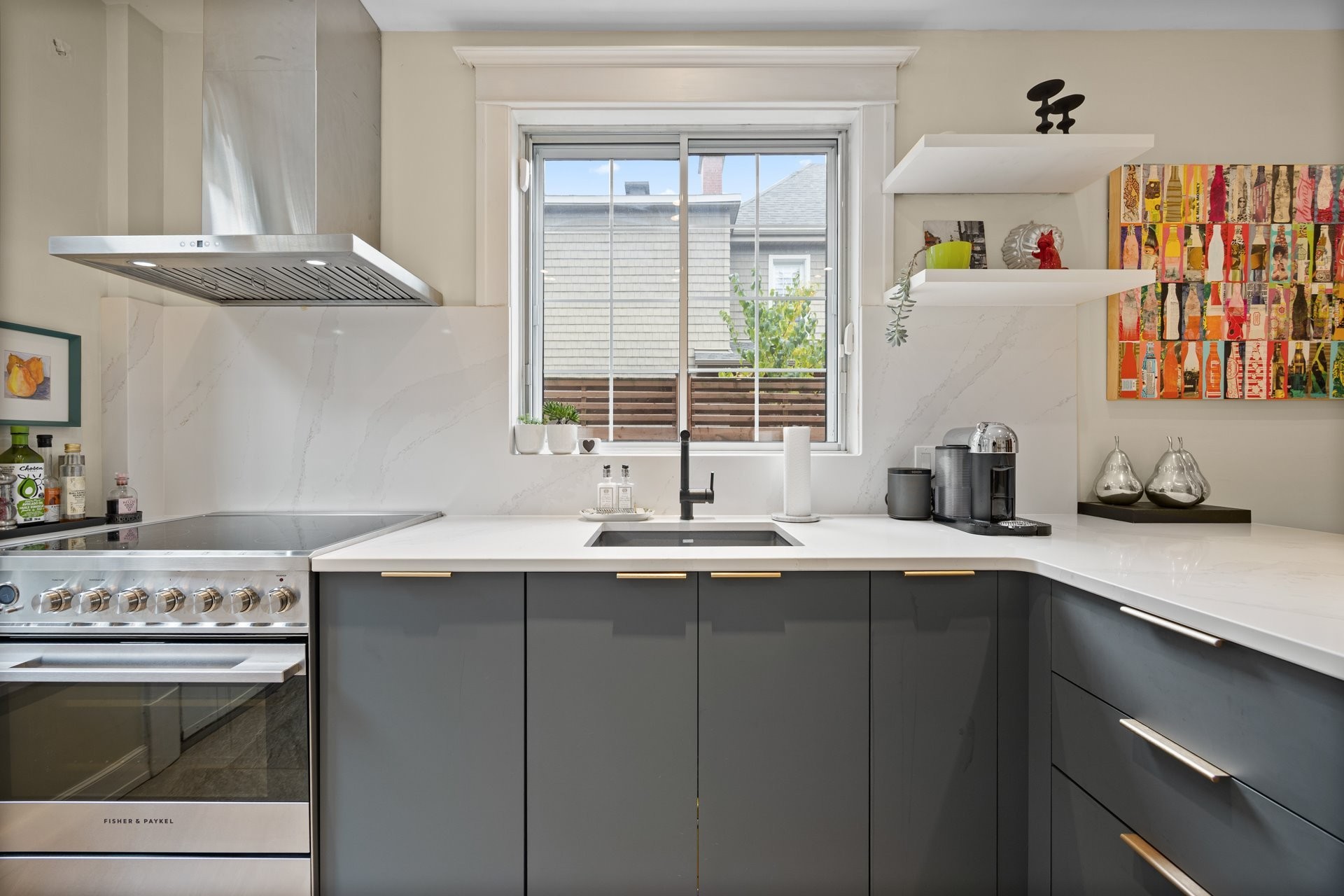 









202


Av. Ballantyne N.

,
Montréal-Ouest,




QC
H4X2C2

