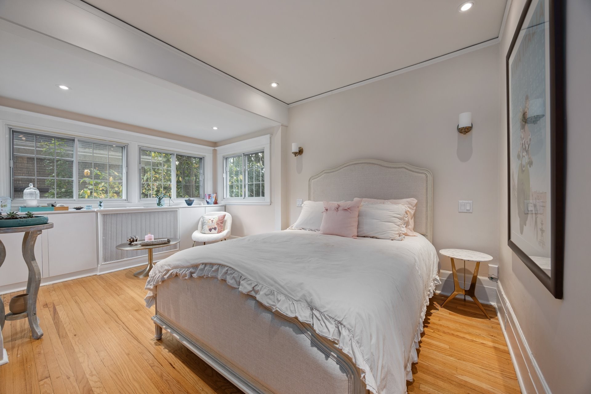 









202


Av. Ballantyne N.

,
Montréal-Ouest,




QC
H4X2C2


