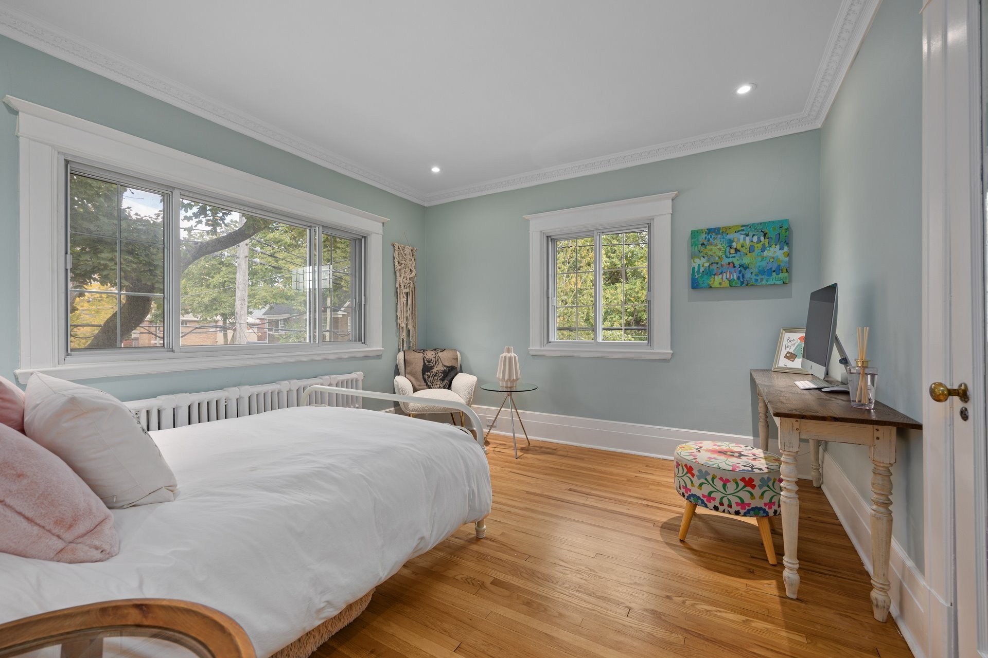 









202


Av. Ballantyne N.

,
Montréal-Ouest,




QC
H4X2C2

