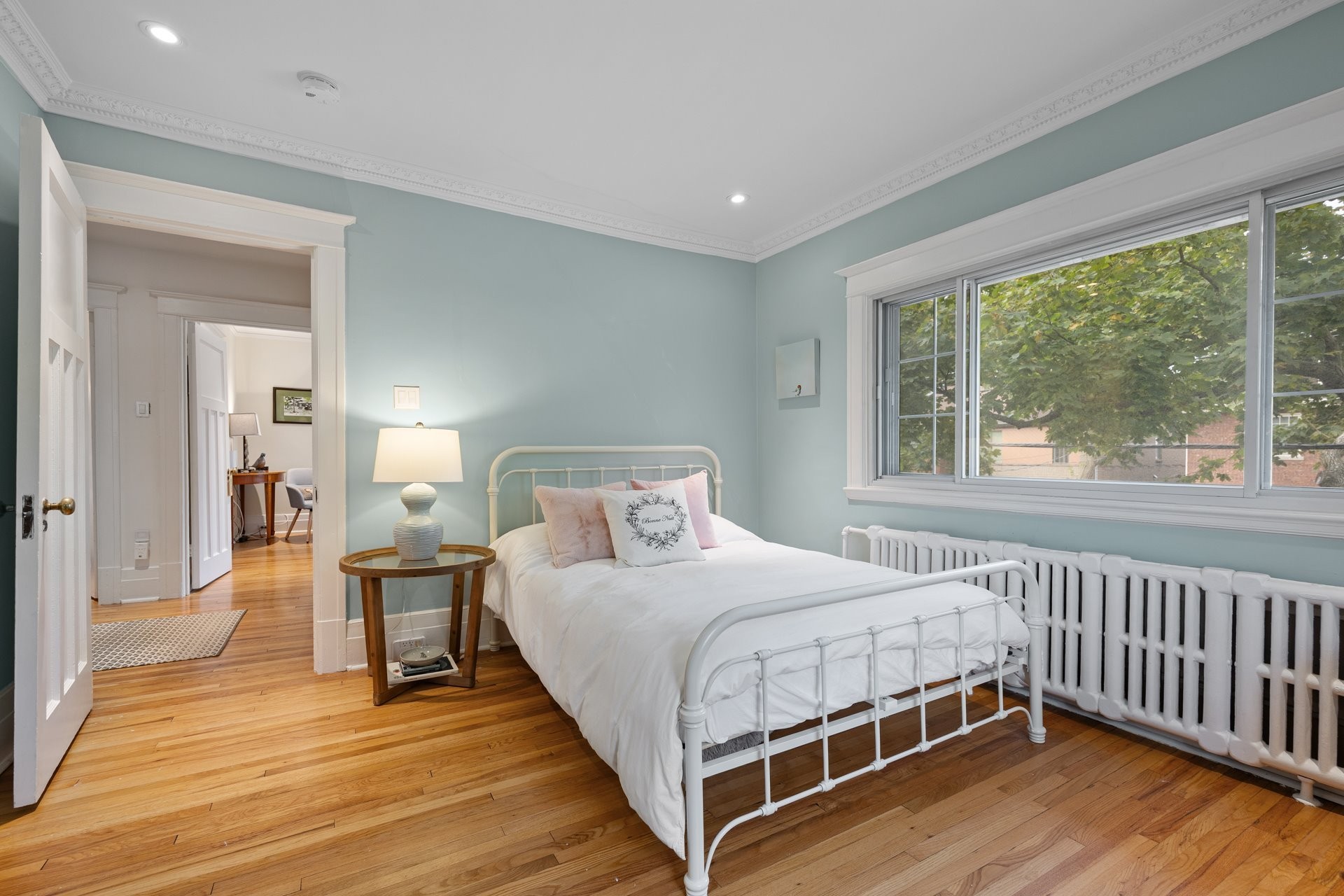 









202


Av. Ballantyne N.

,
Montréal-Ouest,




QC
H4X2C2

