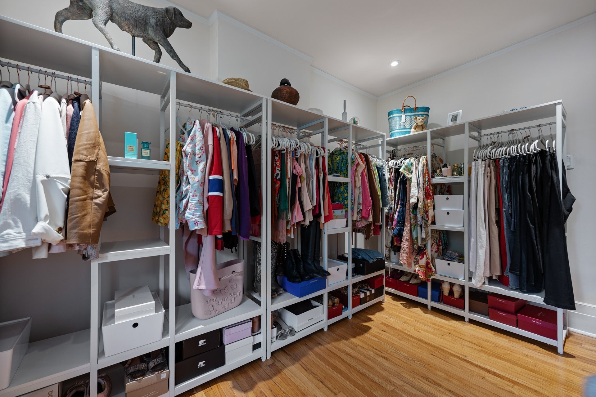 









202


Av. Ballantyne N.

,
Montréal-Ouest,




QC
H4X2C2

