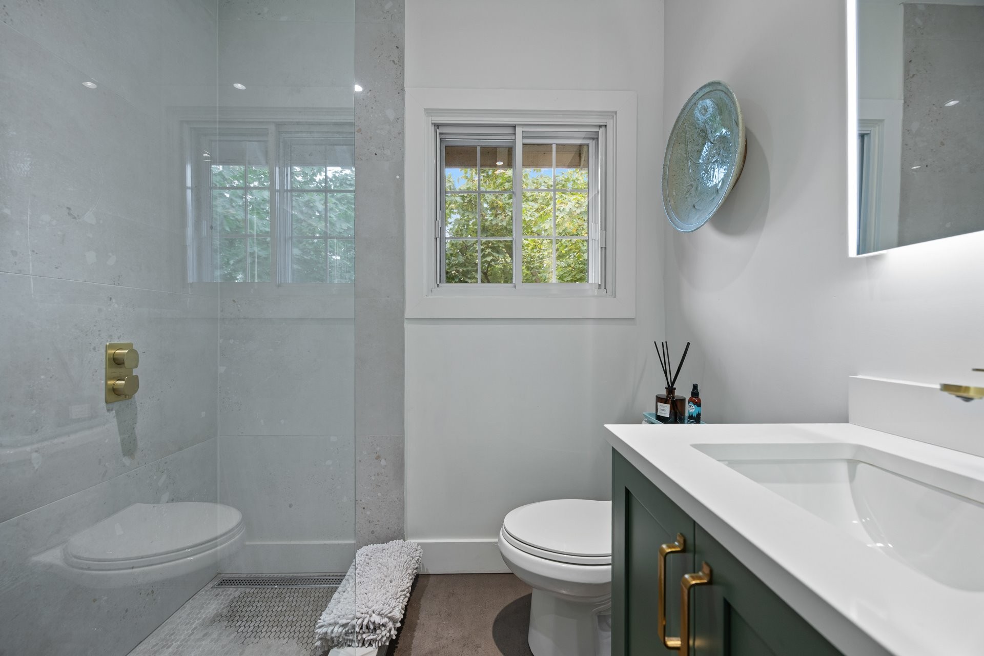 









202


Av. Ballantyne N.

,
Montréal-Ouest,




QC
H4X2C2

