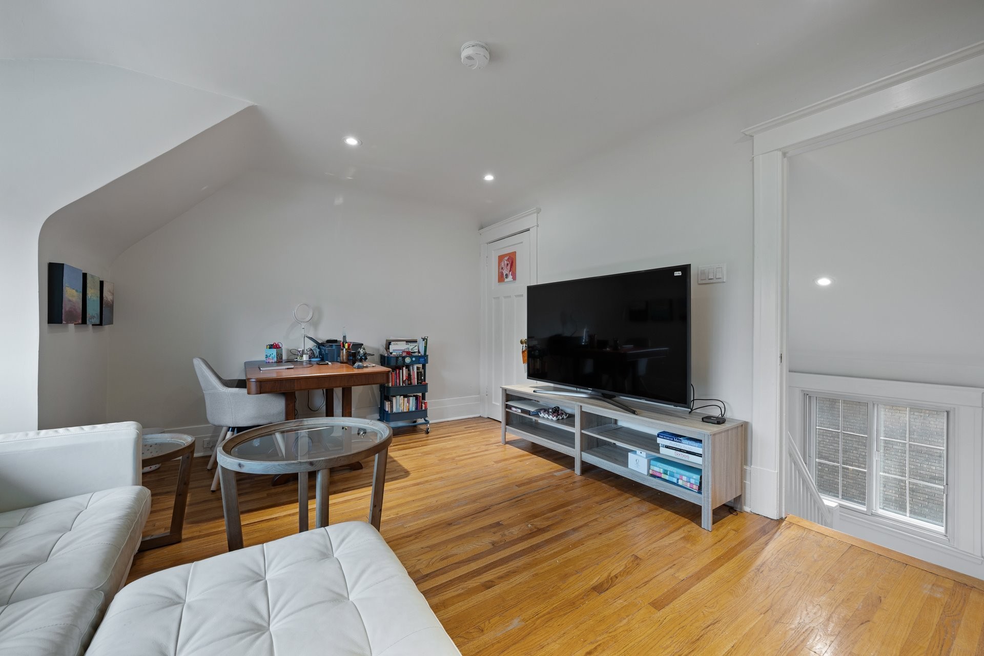 









202


Av. Ballantyne N.

,
Montréal-Ouest,




QC
H4X2C2

