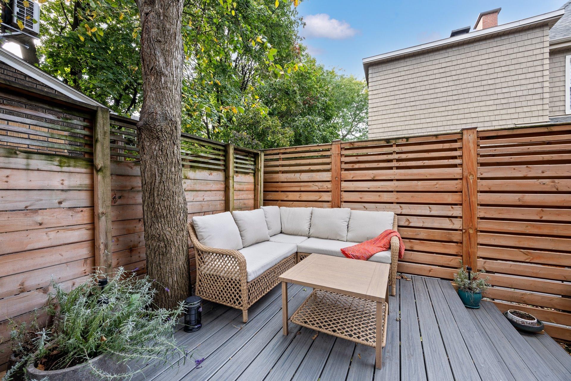 









202


Av. Ballantyne N.

,
Montréal-Ouest,




QC
H4X2C2

