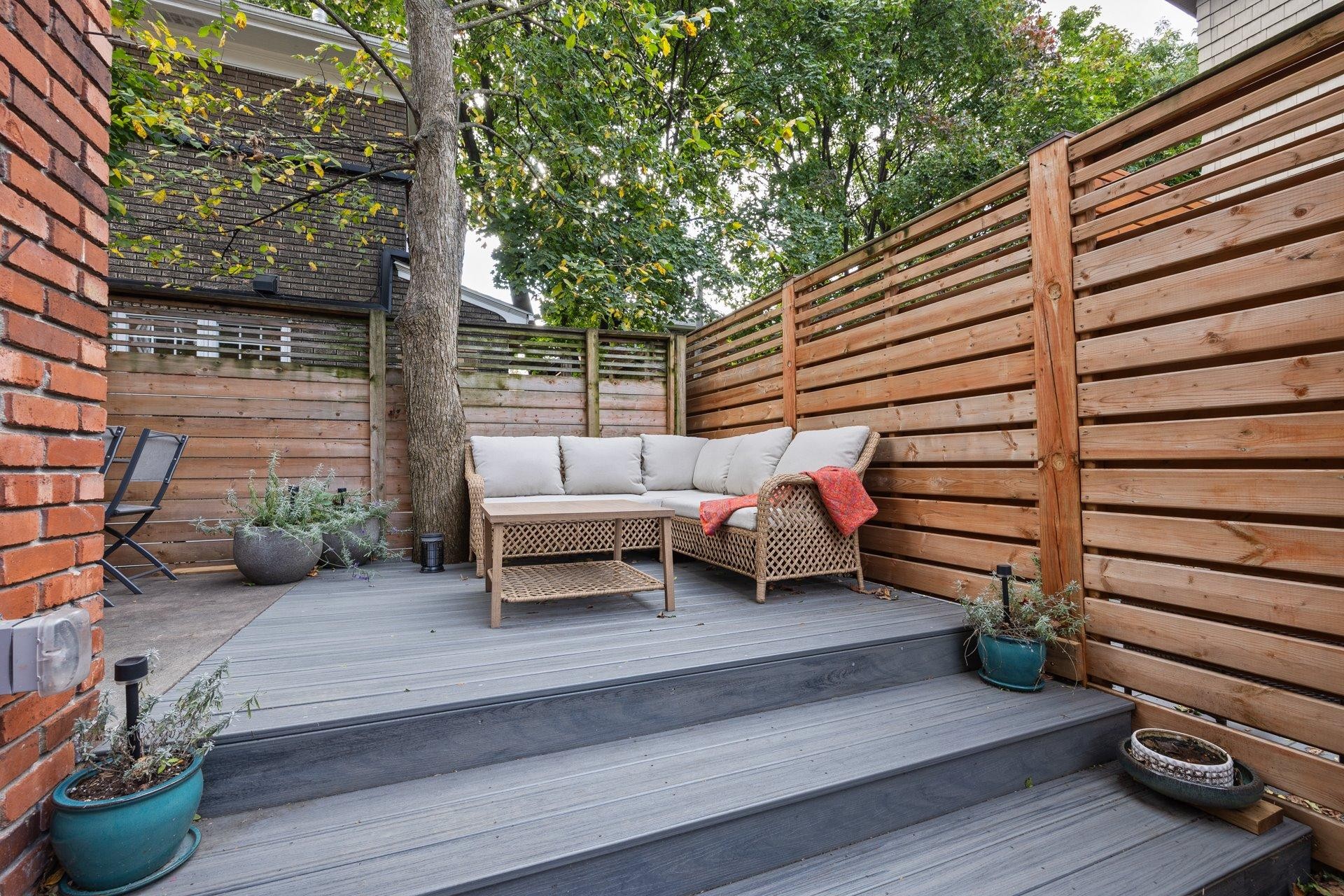 









202


Av. Ballantyne N.

,
Montréal-Ouest,




QC
H4X2C2

