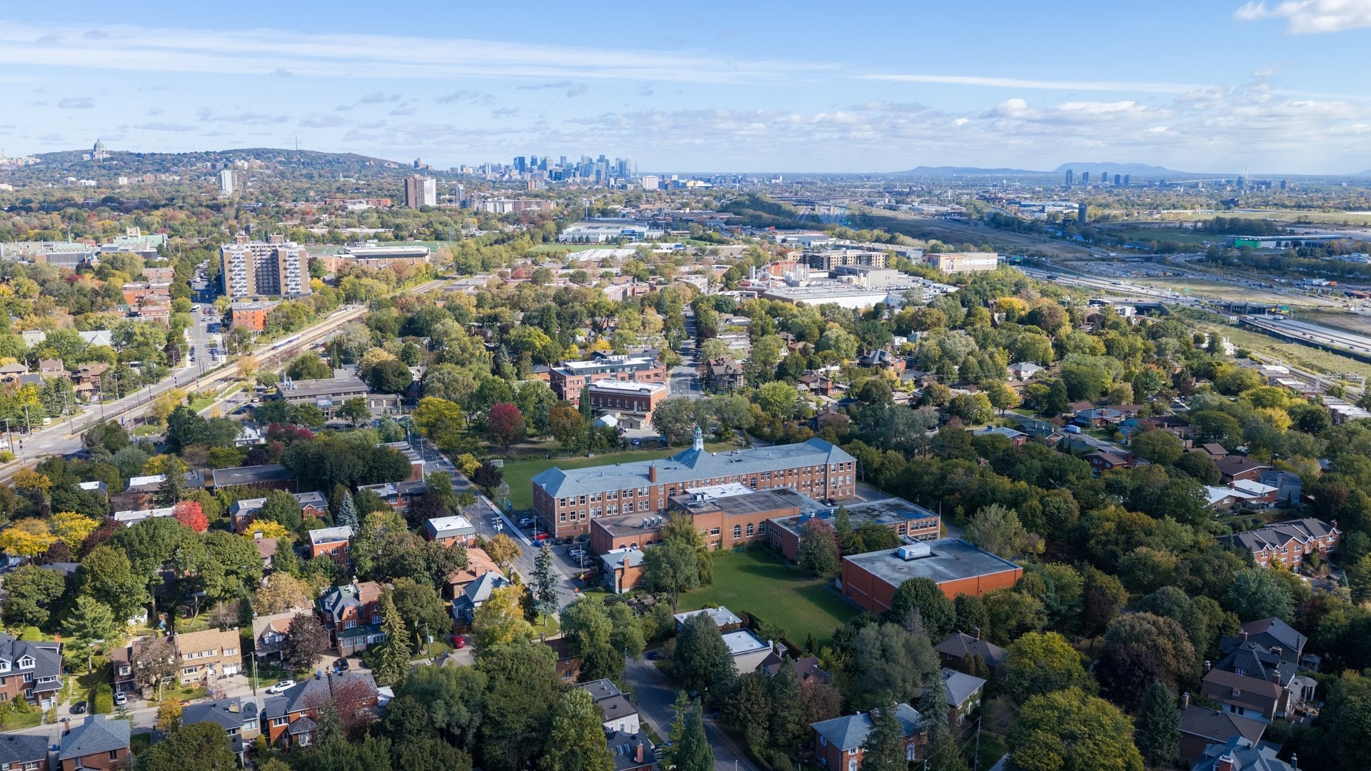 









202


Av. Ballantyne N.

,
Montréal-Ouest,




QC
H4X2C2

