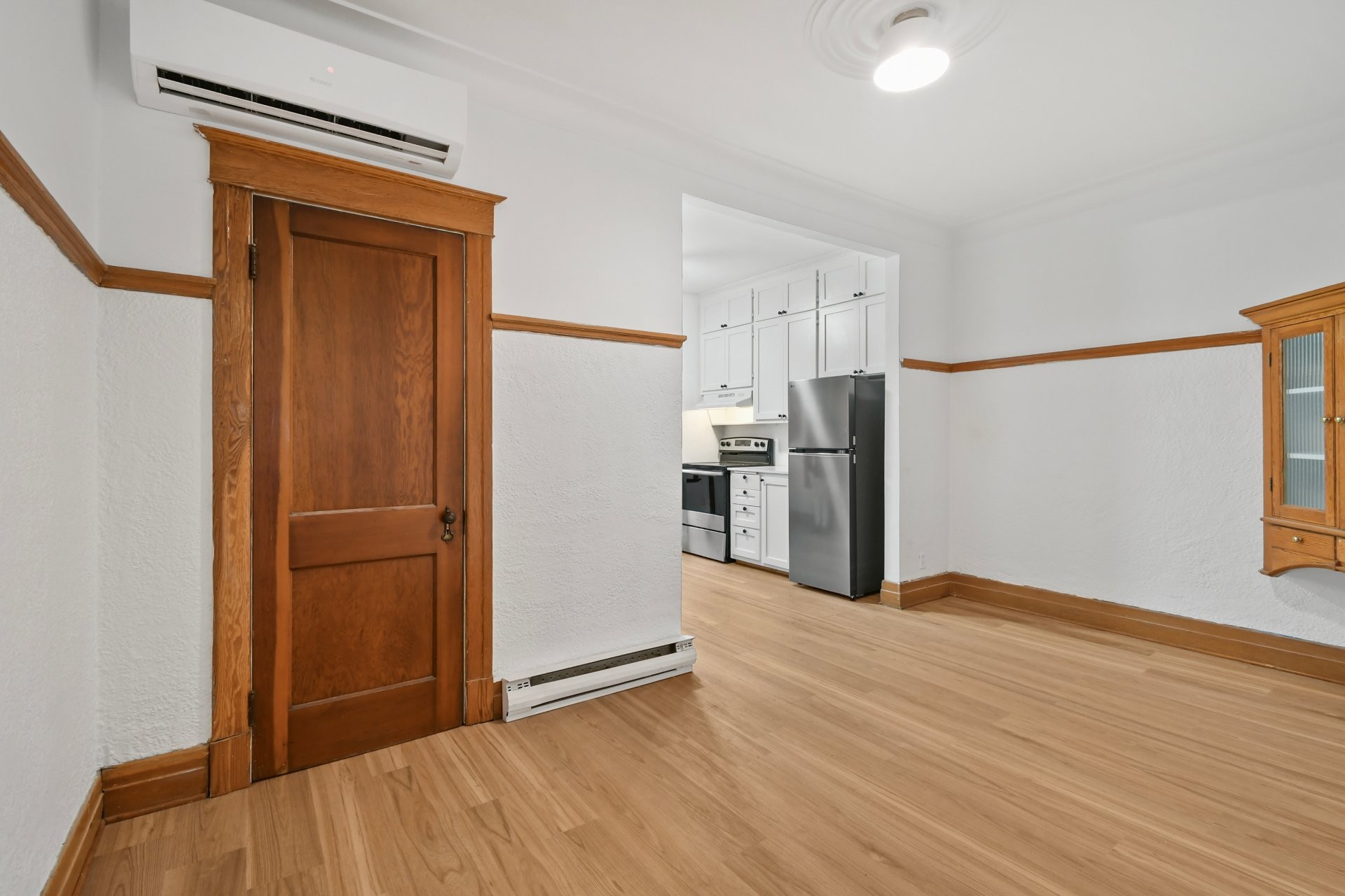 









7498


Av. Christophe-Colomb

,
Montréal (Villeray/Saint-Michel/Parc-Extension),




QC
H2R2S7

