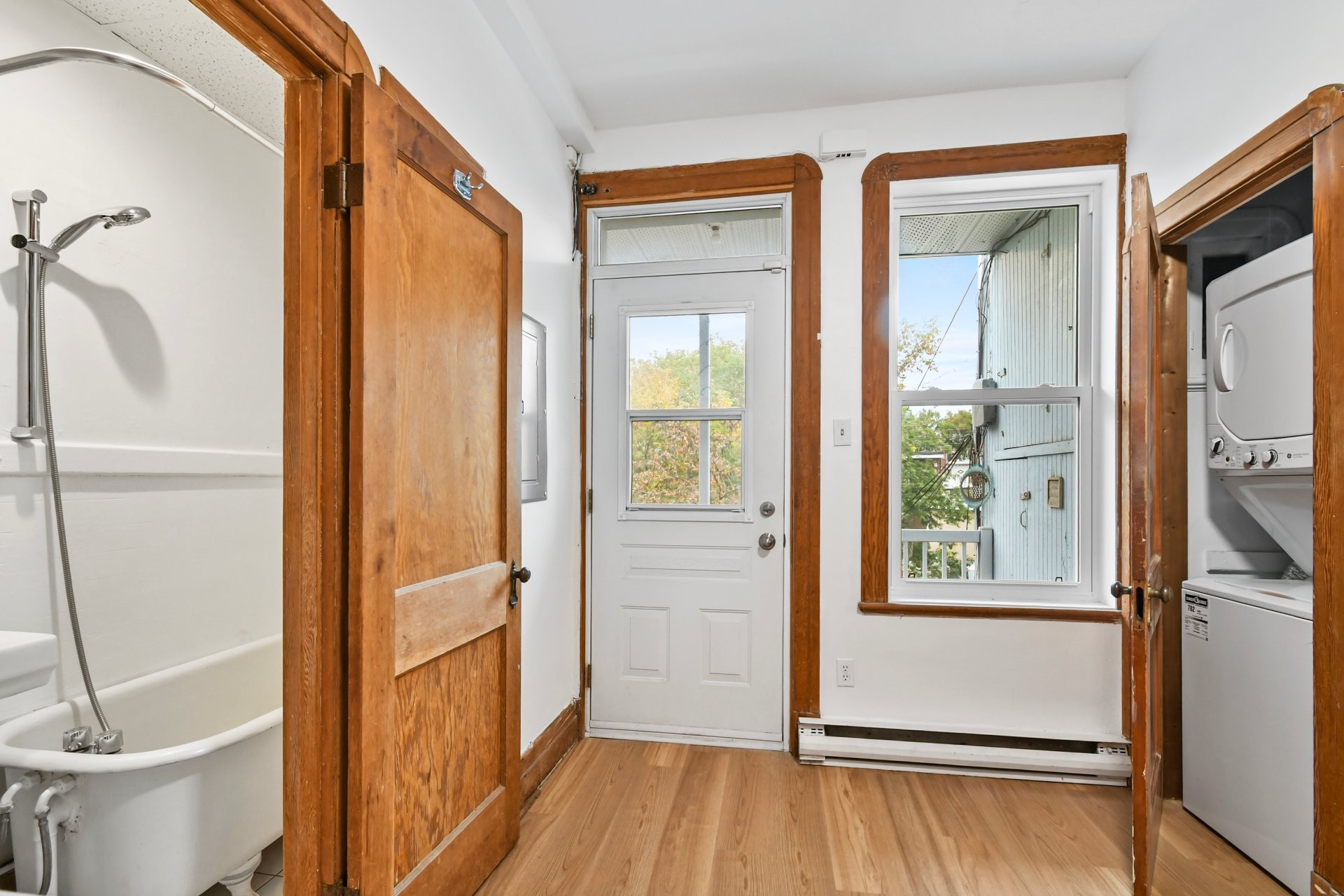 









7498


Av. Christophe-Colomb

,
Montréal (Villeray/Saint-Michel/Parc-Extension),




QC
H2R2S7


