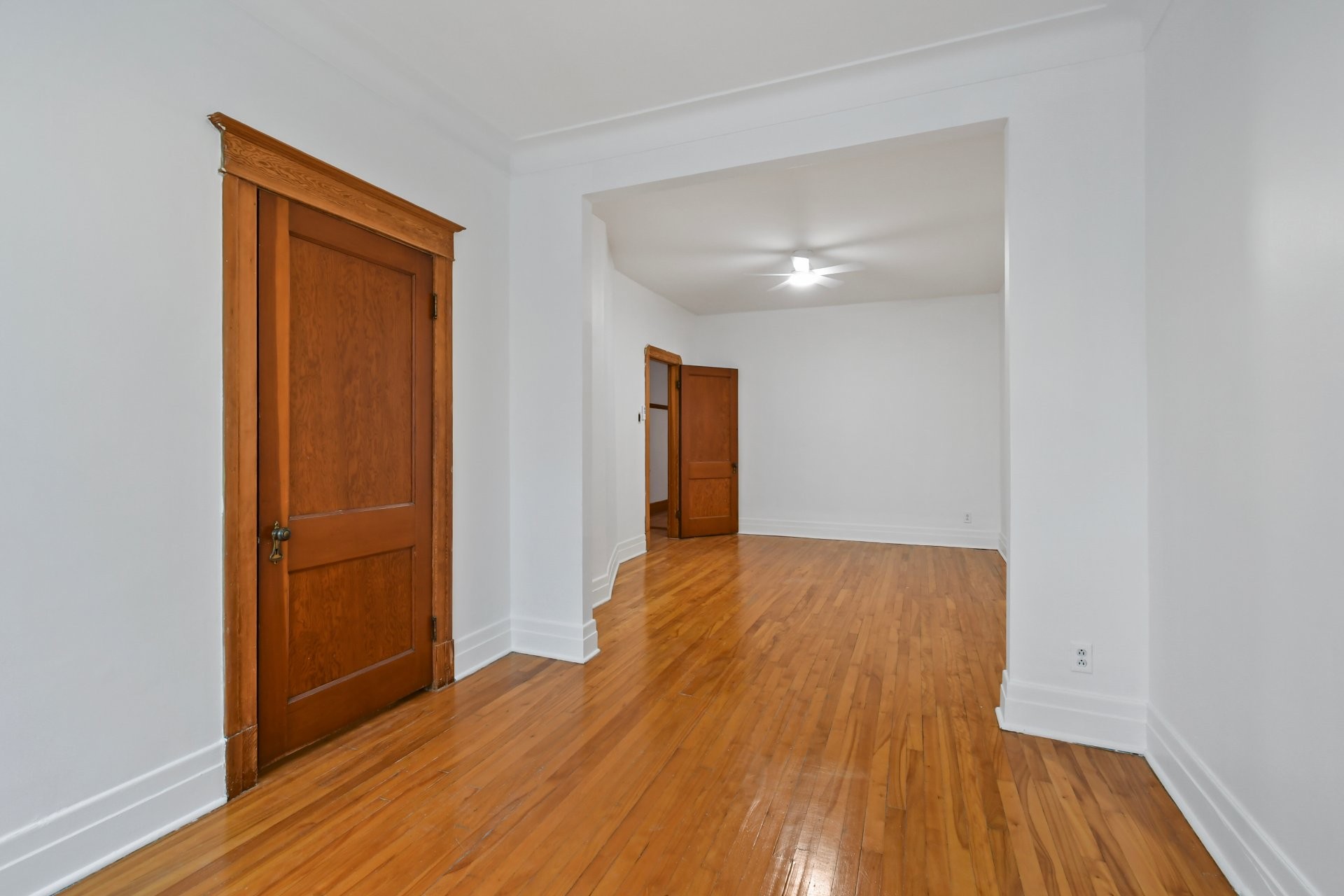 









7498


Av. Christophe-Colomb

,
Montréal (Villeray/Saint-Michel/Parc-Extension),




QC
H2R2S7

