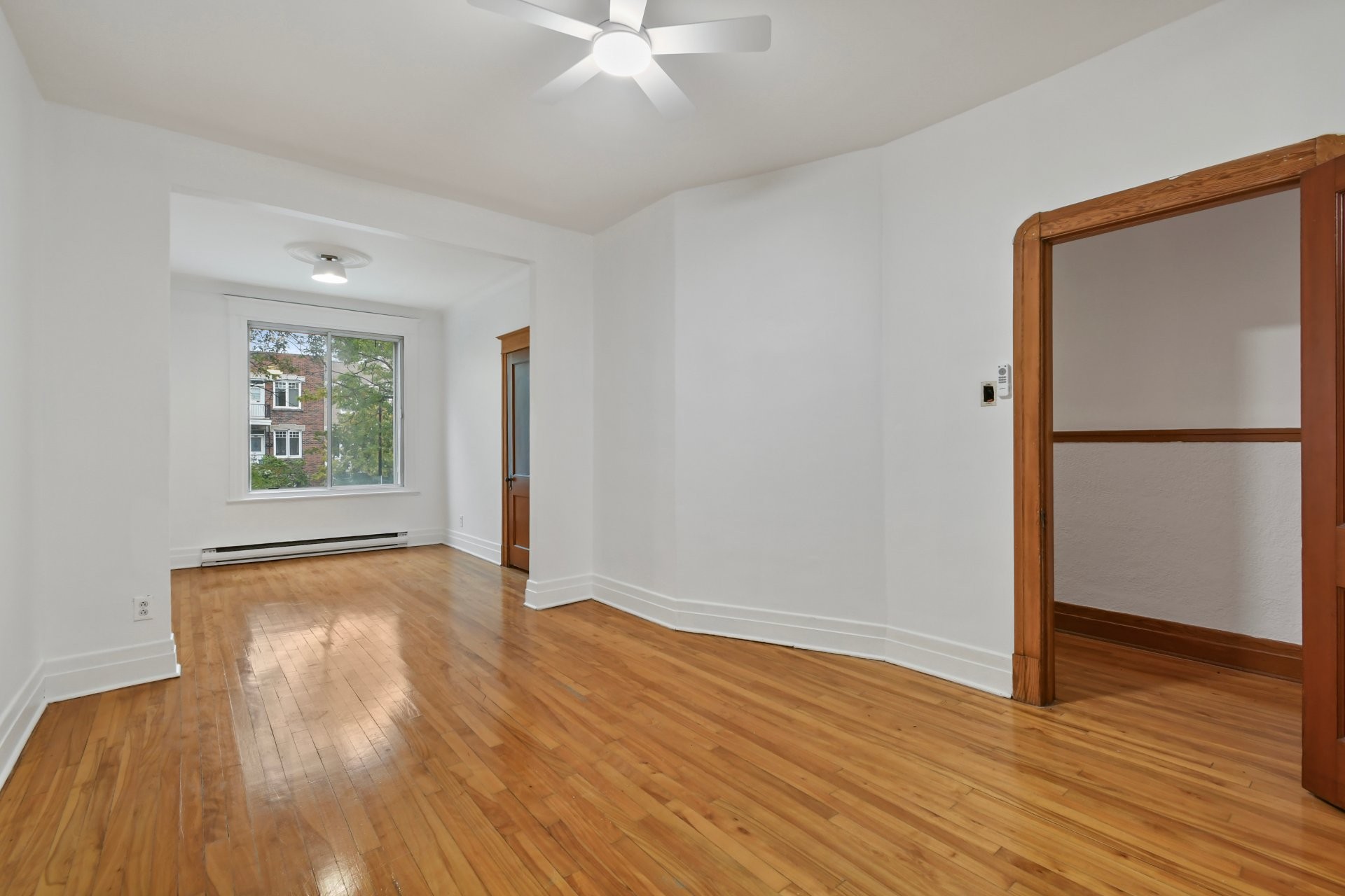 









7498


Av. Christophe-Colomb

,
Montréal (Villeray/Saint-Michel/Parc-Extension),




QC
H2R2S7

