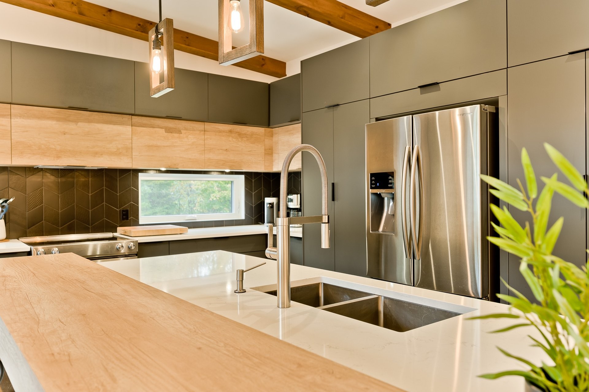 









14


Ch. du Ruisseau-Gale

,
Stanstead - Canton,




QC
J0B3E0

