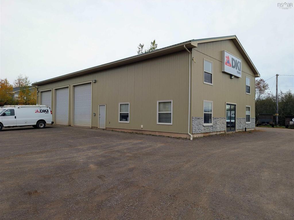 












41 Atlantic Central Drive

,
East Mountain,




NS
B6L 2Z2

