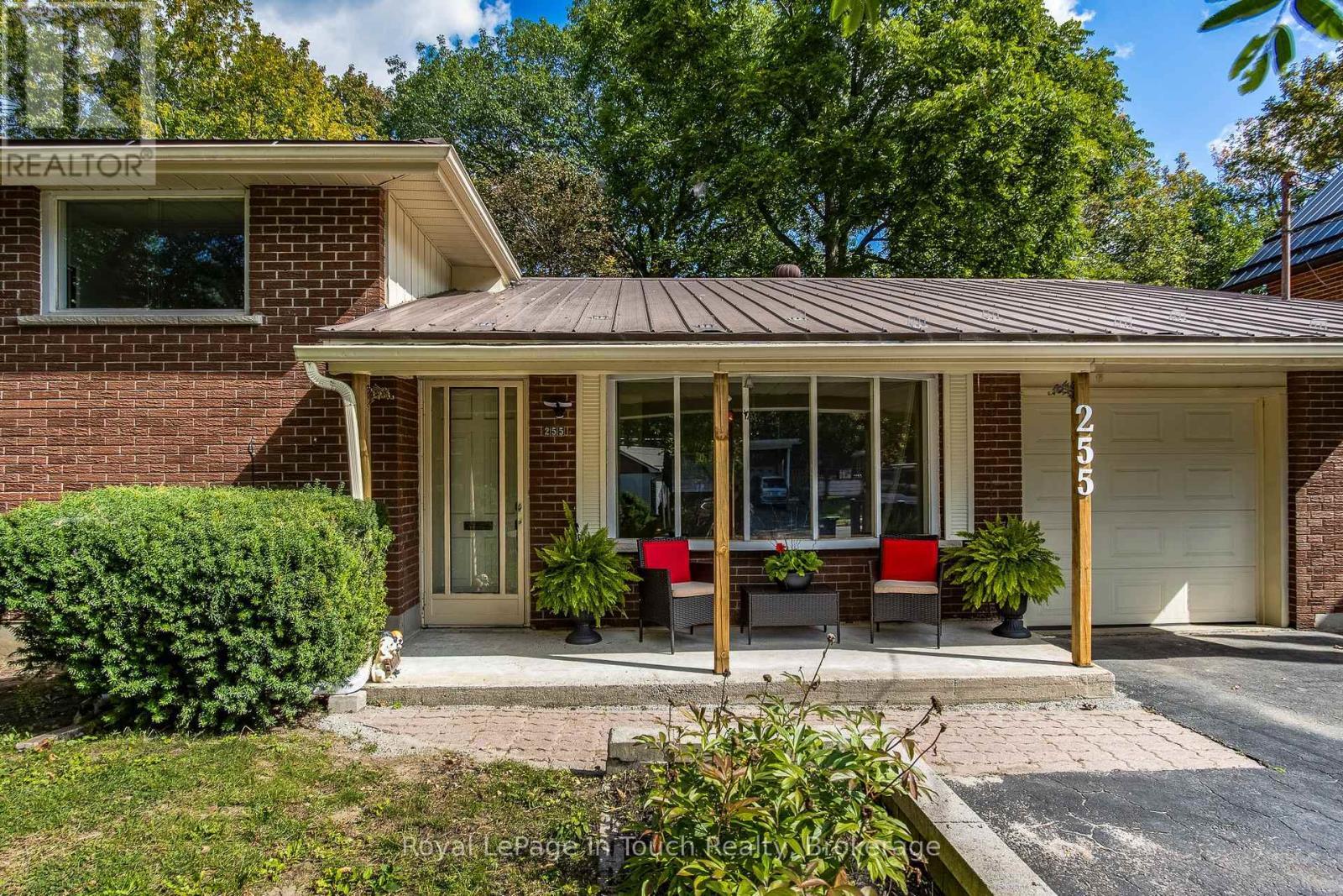 












255 EIGHTH STREET

,
Midland,




Ontario
L4R4B4

