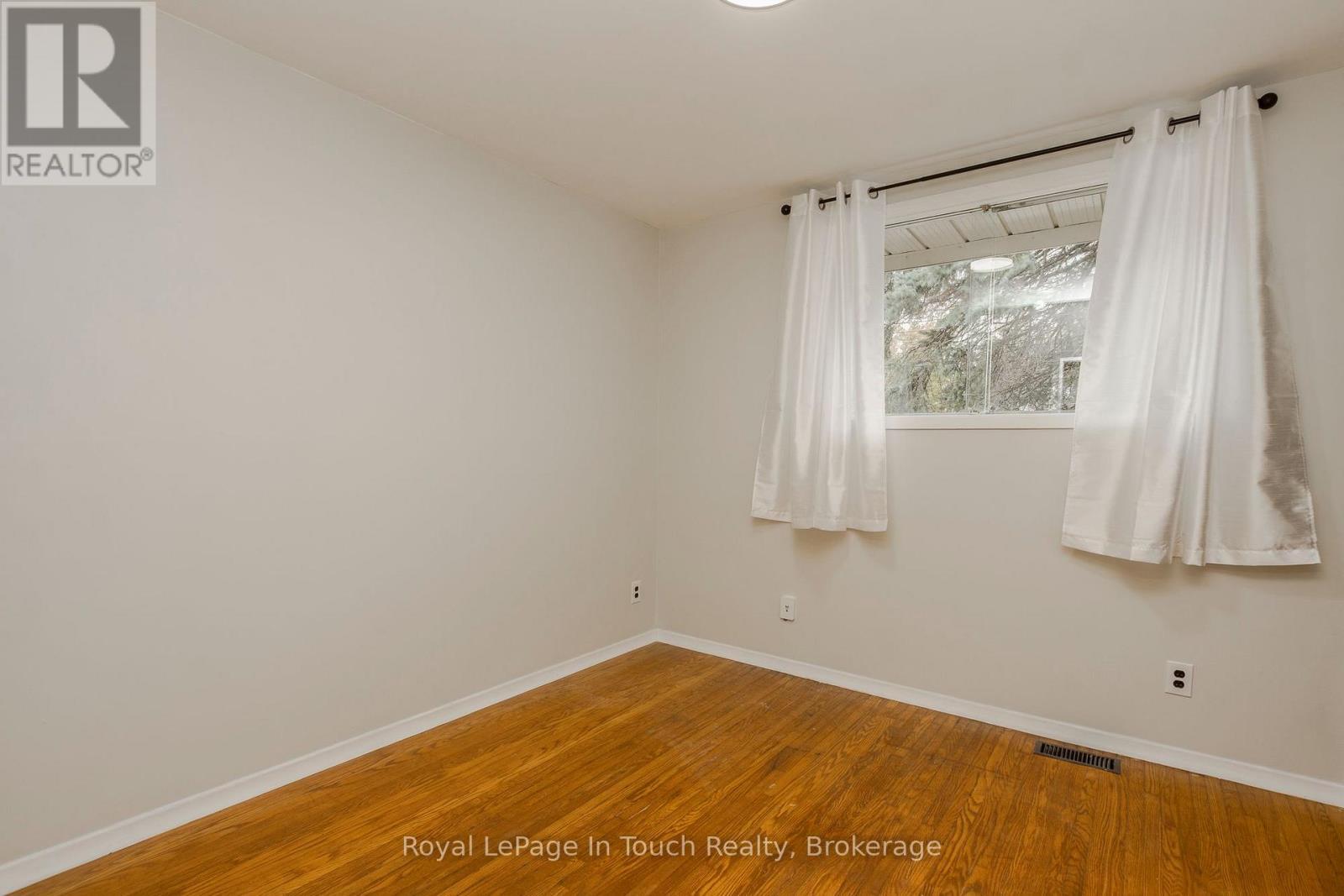 












255 EIGHTH STREET

,
Midland,




Ontario
L4R4B4

